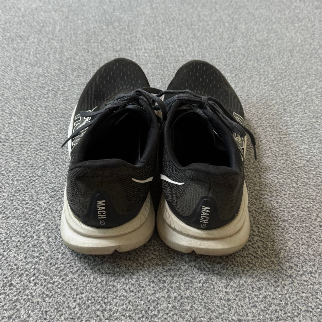 [정가 16만원] 호카 마하6 러닝화 285 상품이미지5