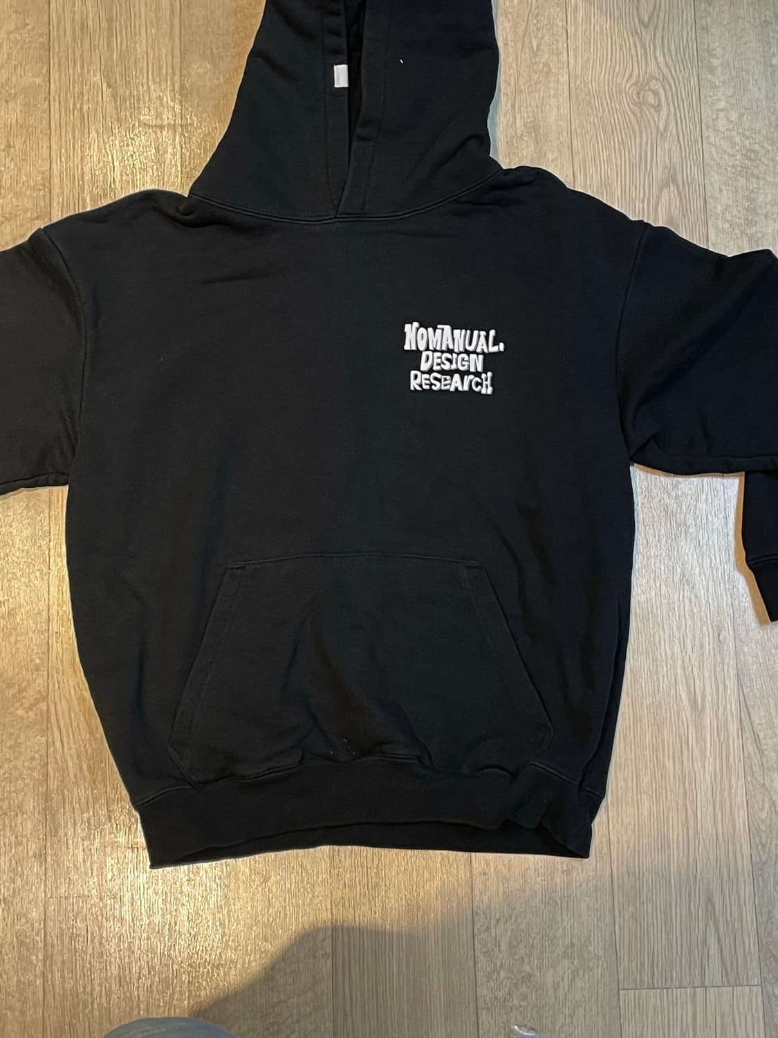 노매뉴얼 DOODLE LOGO HOODIE - BLACK 상품이미지2