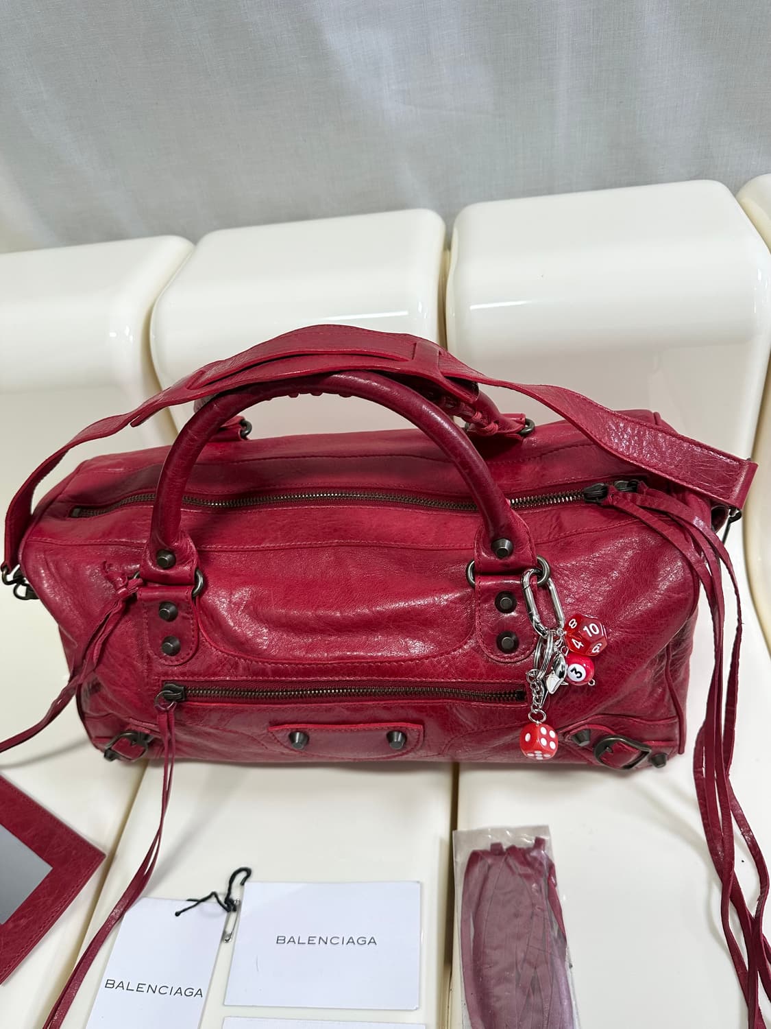 [A 정품] 발렌시아가 시티 모터백 트위기 레드 상품이미지4