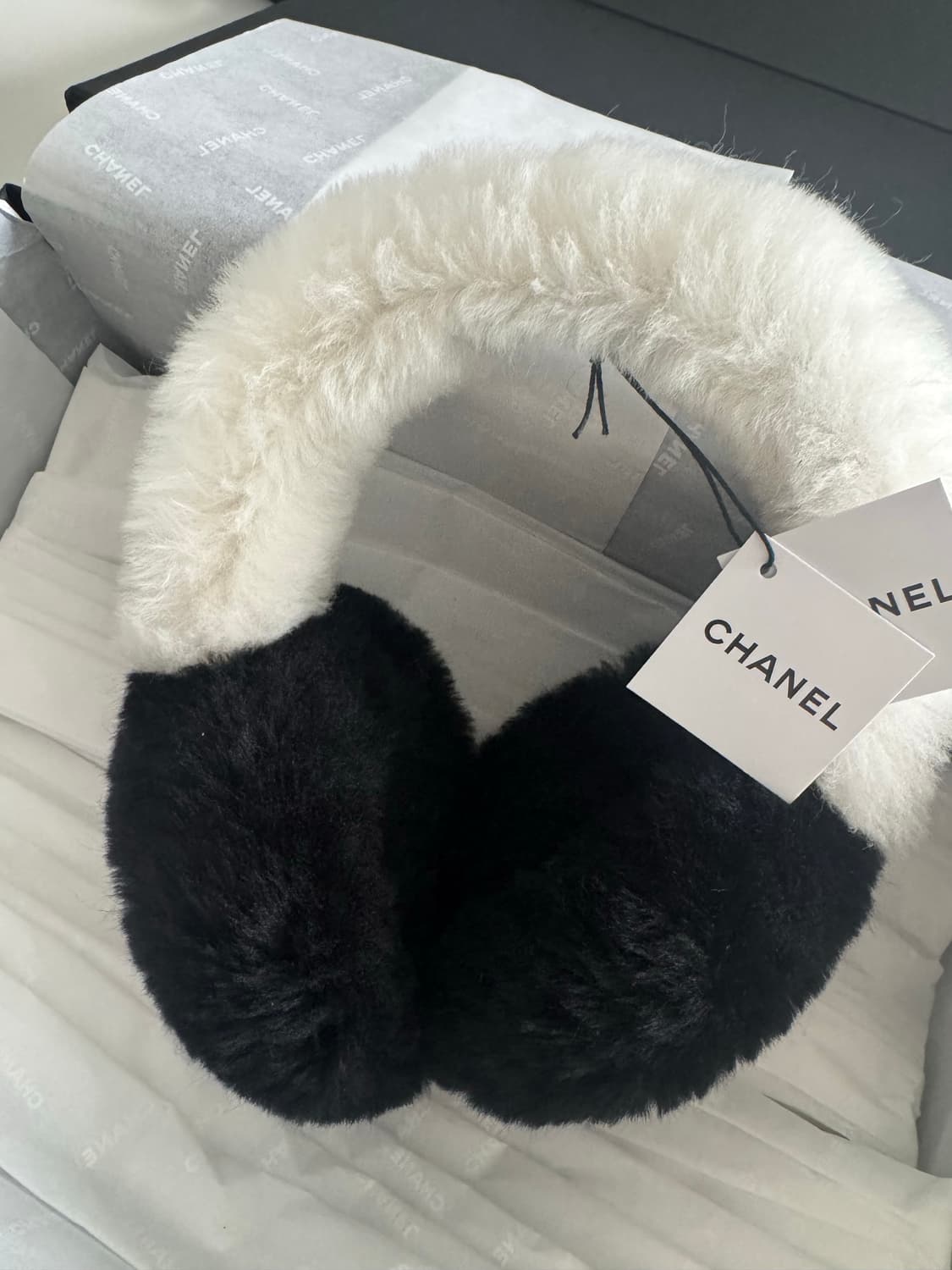 샤넬 이어머프 상품이미지2