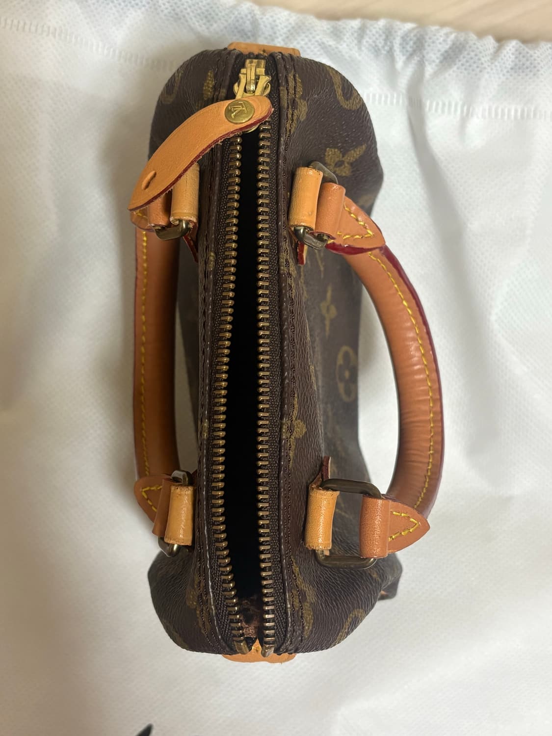 루이비통 나노 스피디백 판매합니다 상품이미지2