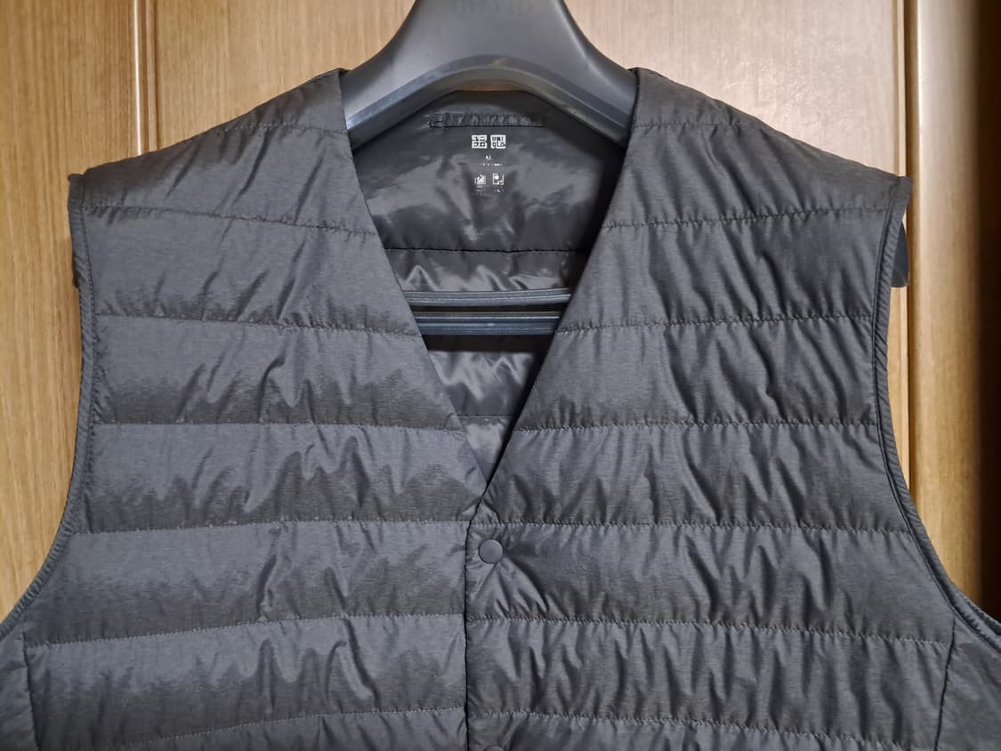 유니클로 경량 패딩조끼 XL 상품이미지4