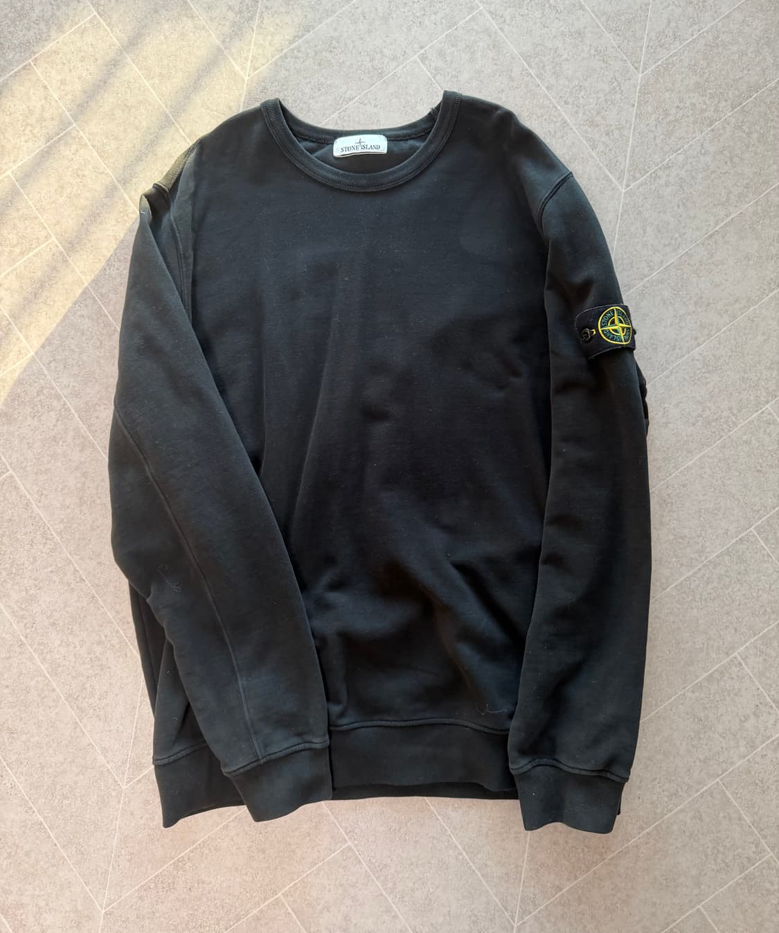 23FW 스톤 아일랜드 맨투맨 상품이미지1