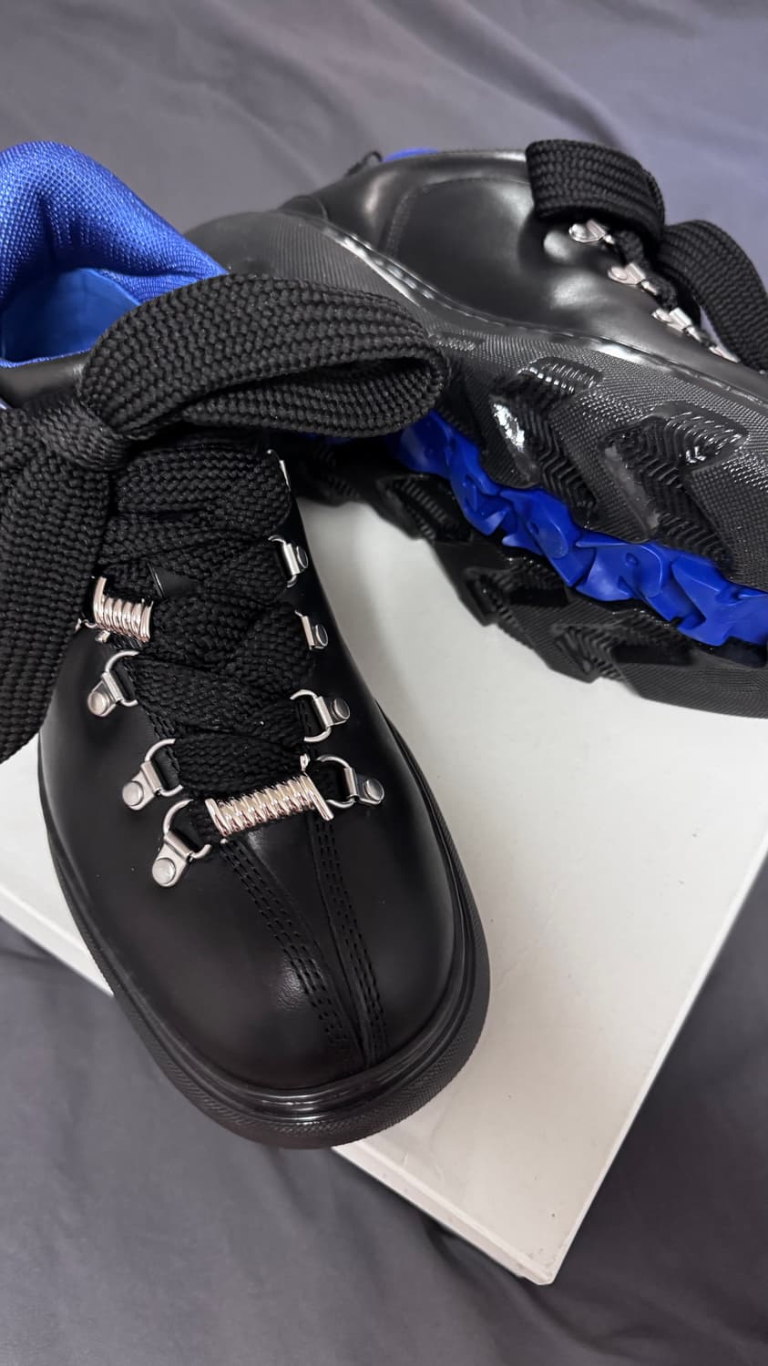 버버리 레더 트렉 부츠 블랙 42사이즈 상품이미지1