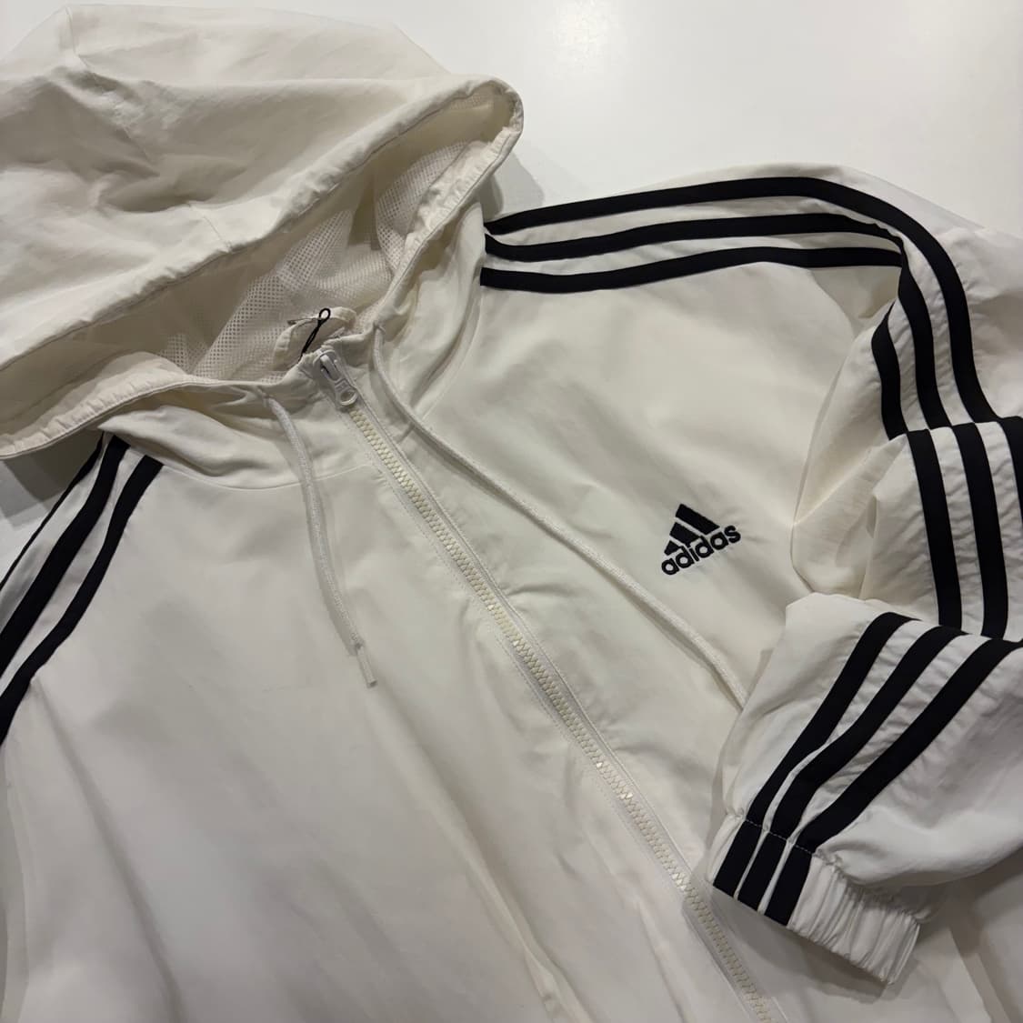 [L] 23s 아디다스 삼선 우븐 후드 바람막이 화이트 D818 상품이미지3