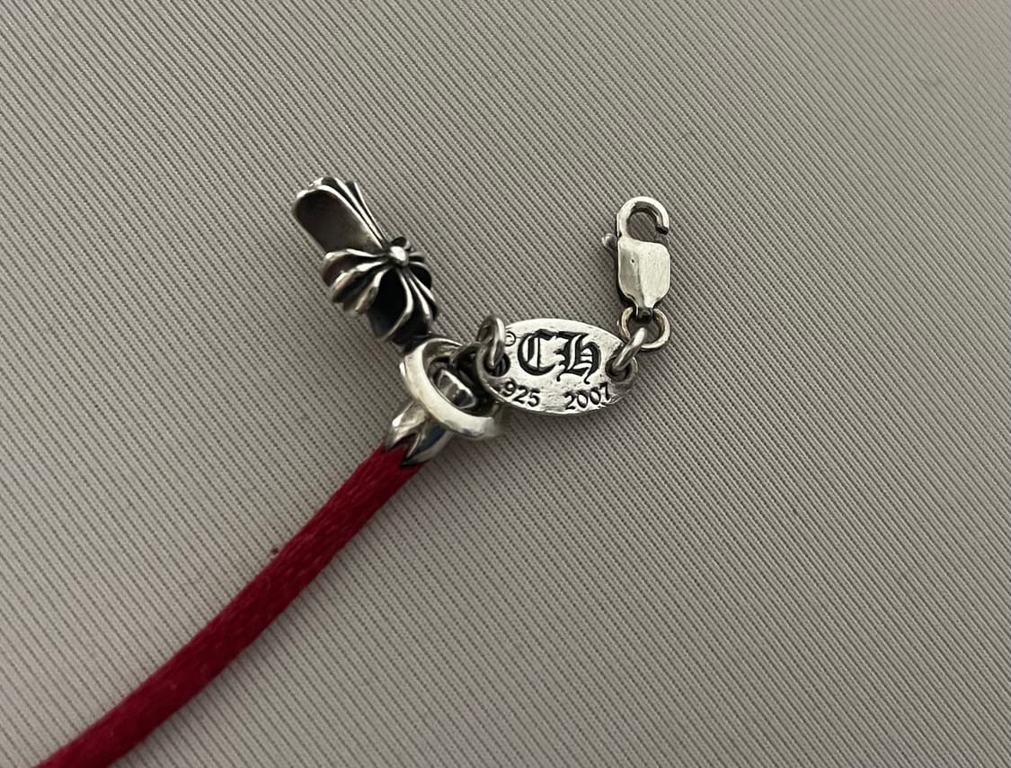 크롬하츠 kz 실크 팔찌 레드 크로스참 상품이미지5