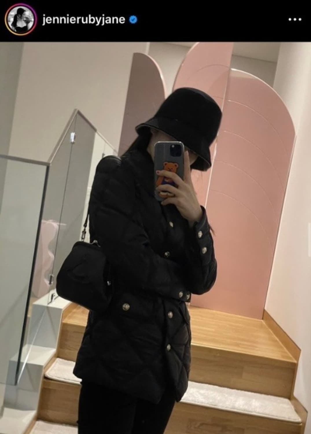 샤넬 제니 런웨이 퀼팅 패딩 자켓 상품이미지1