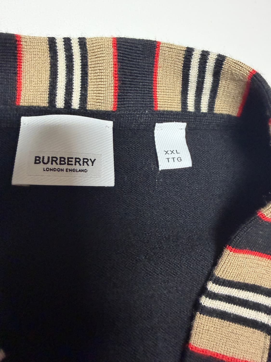 버버리 스트라이프 가디건 블랙 xxl 상품이미지2