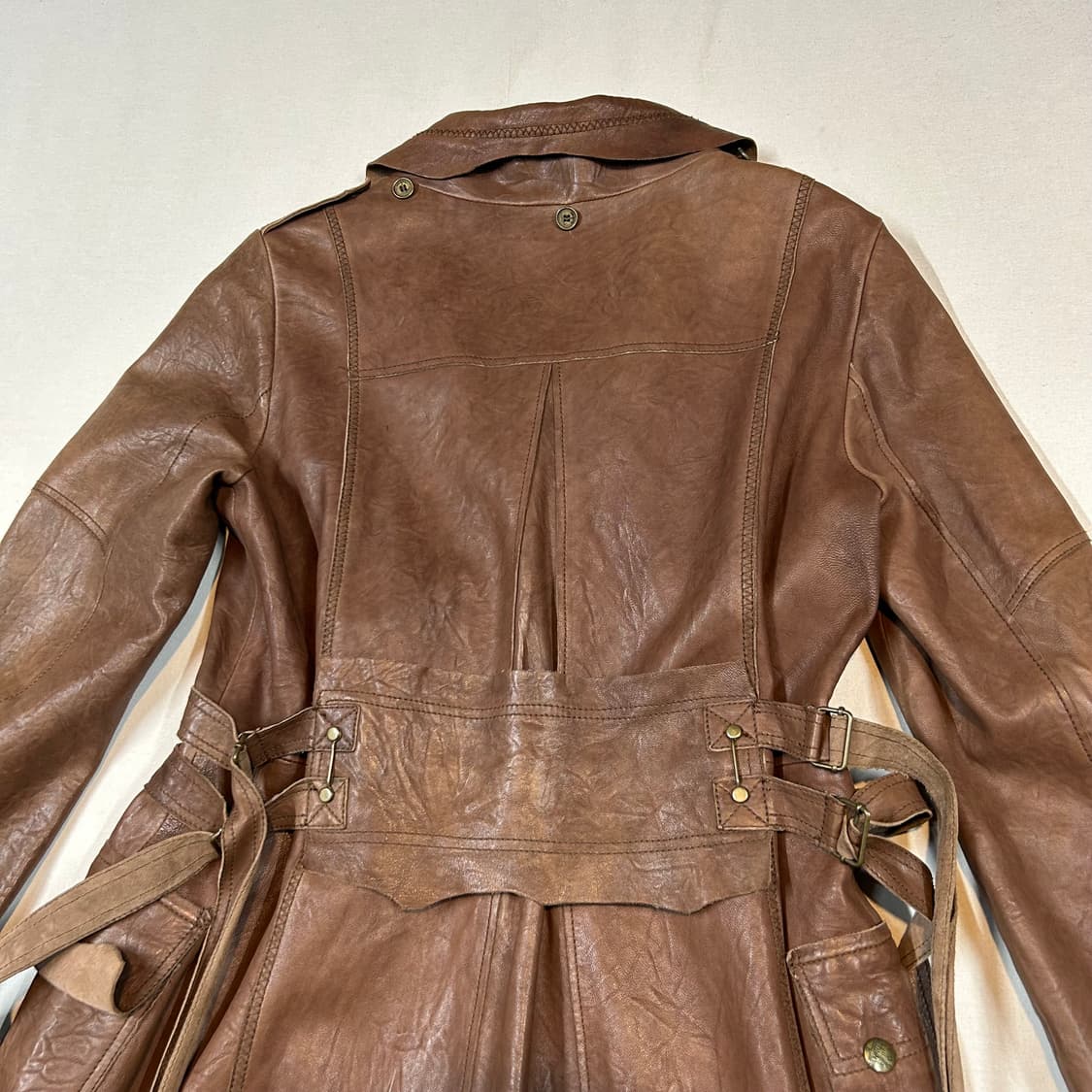 S) 탱커스 TANKUS 고트 스킨 염소가죽 벨티드 롱 코트 상품이미지7