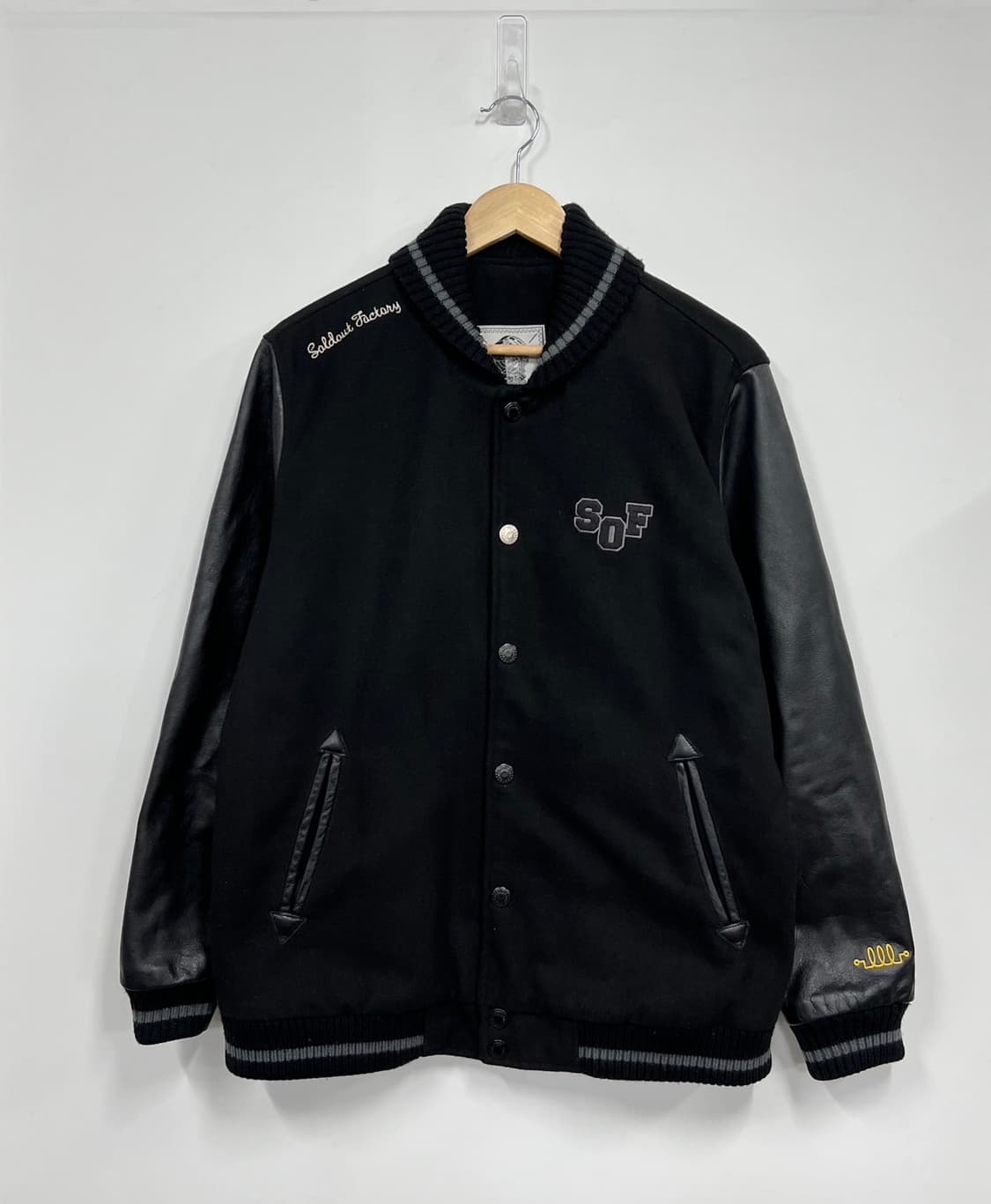 솔드아웃팩토리 안감 레오파드 퀼팅 소가죽 바시티 자켓 상품이미지10