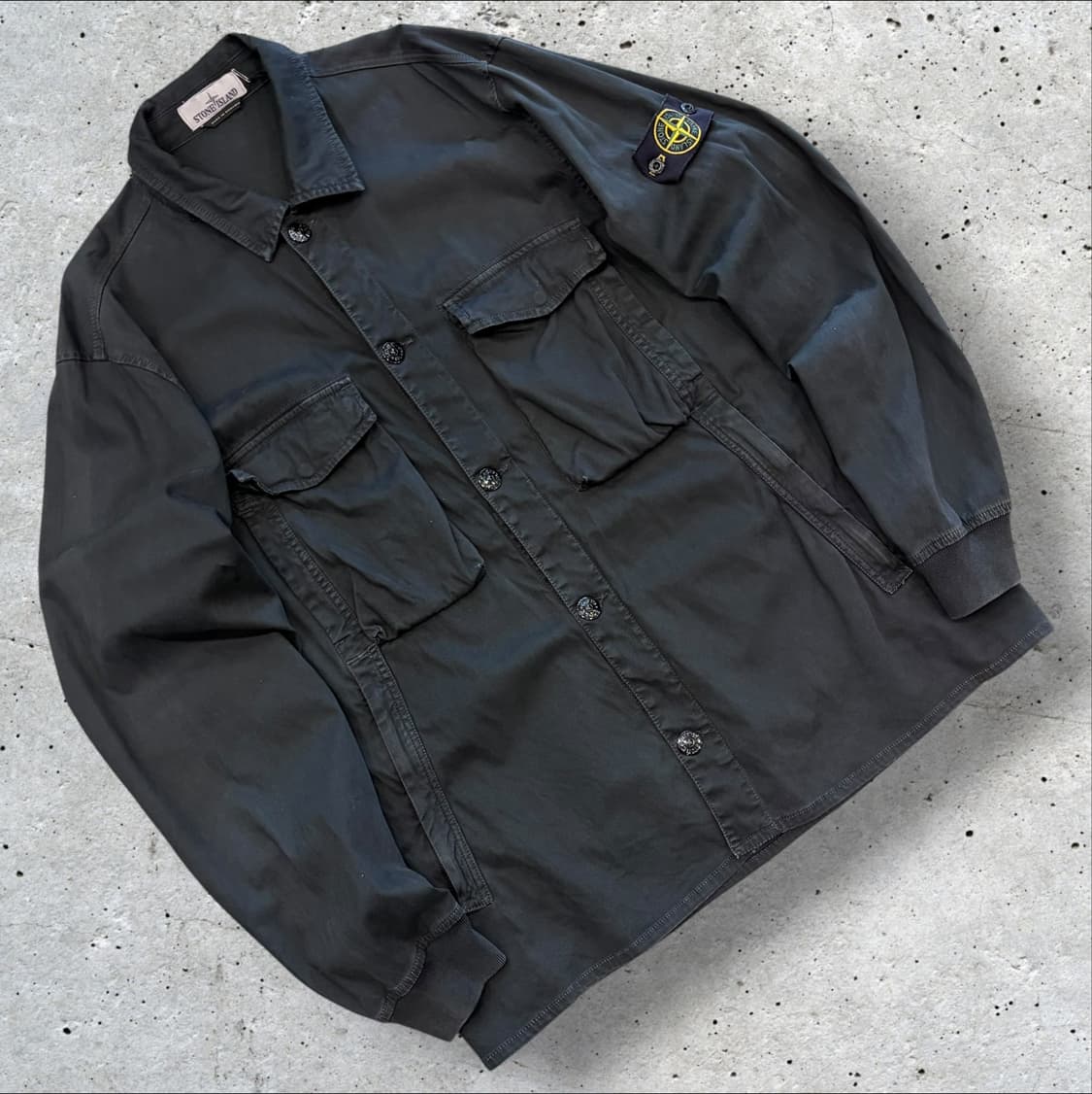 [XL] 19FW 스톤아일랜드 포켓 오버 셔츠 워싱 블랙 E122 상품이미지1