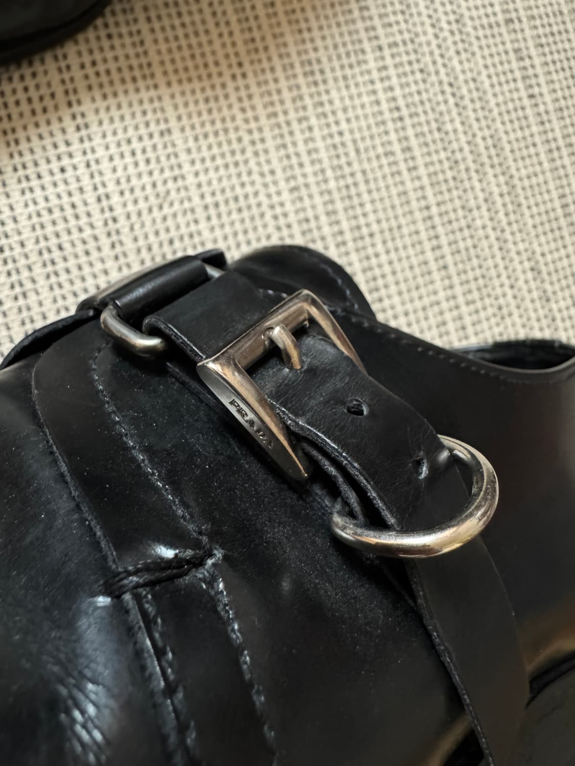 프라다 버클 로퍼 상품이미지2
