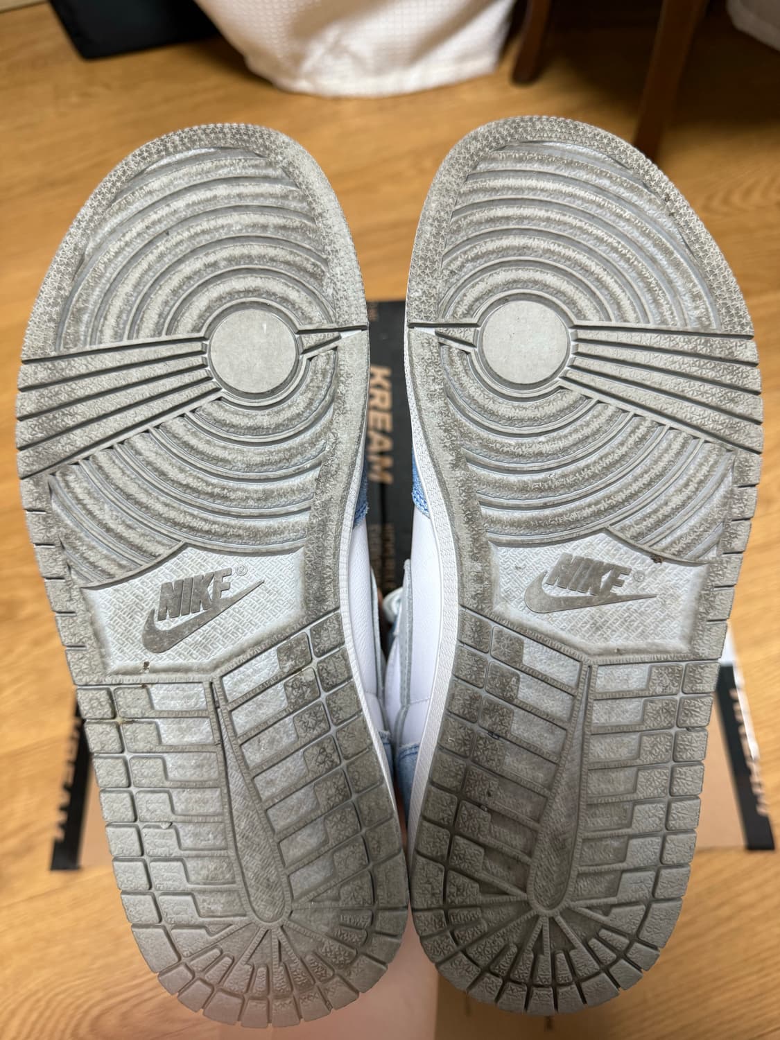 260) 조던 1 하이 OG 하이퍼로얄 상품이미지8