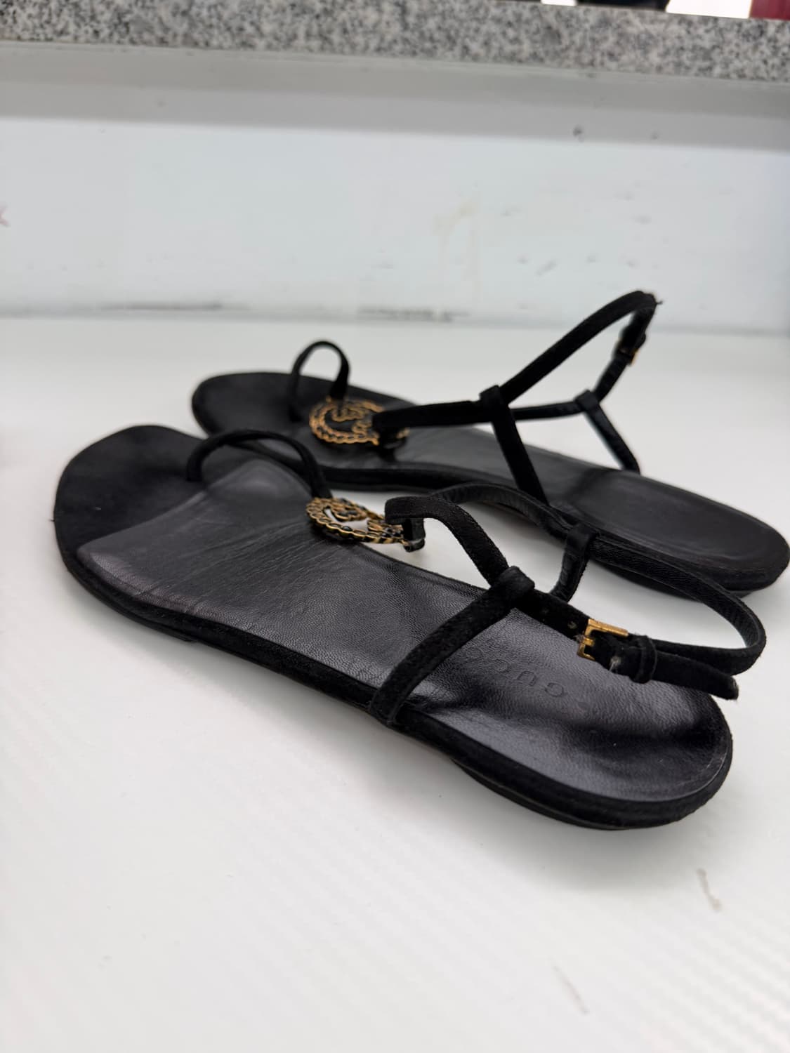 정품) 구찌 블랙 GG 로고 쪼리 샌들 37 상품이미지7