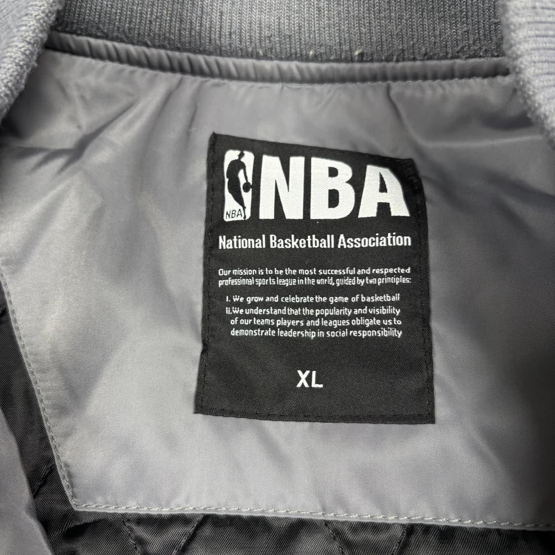 NBA 시카고 불스 실버 그레이컬러 봄버 자켓 상품이미지5