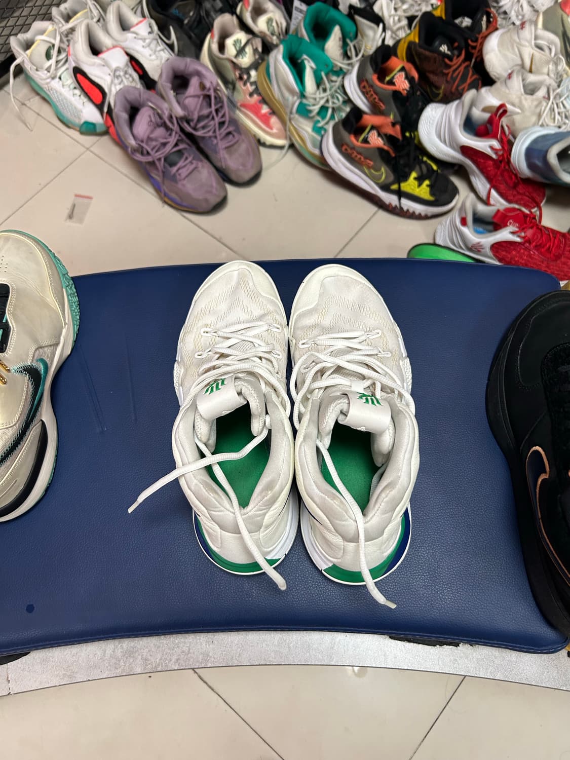 카이리 4 화이트 딥 로얄 블루 상품이미지2