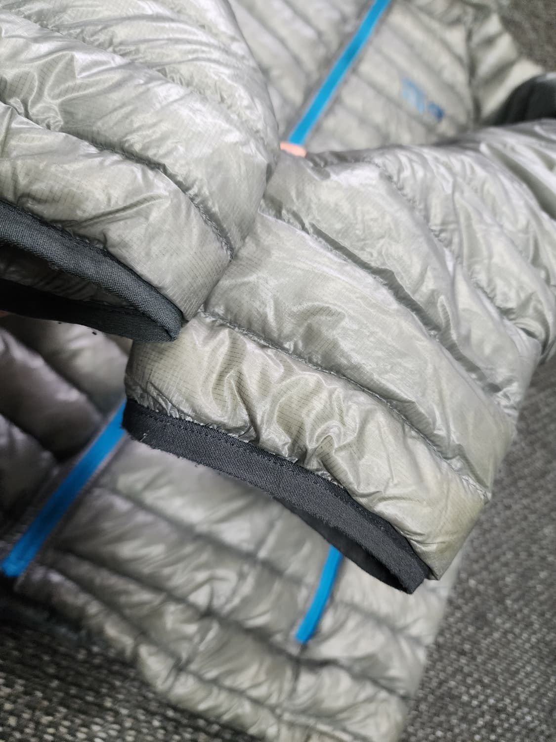 마운틴하드웨어 후드 경량 다운패딩 100 L 사이즈  상품이미지8