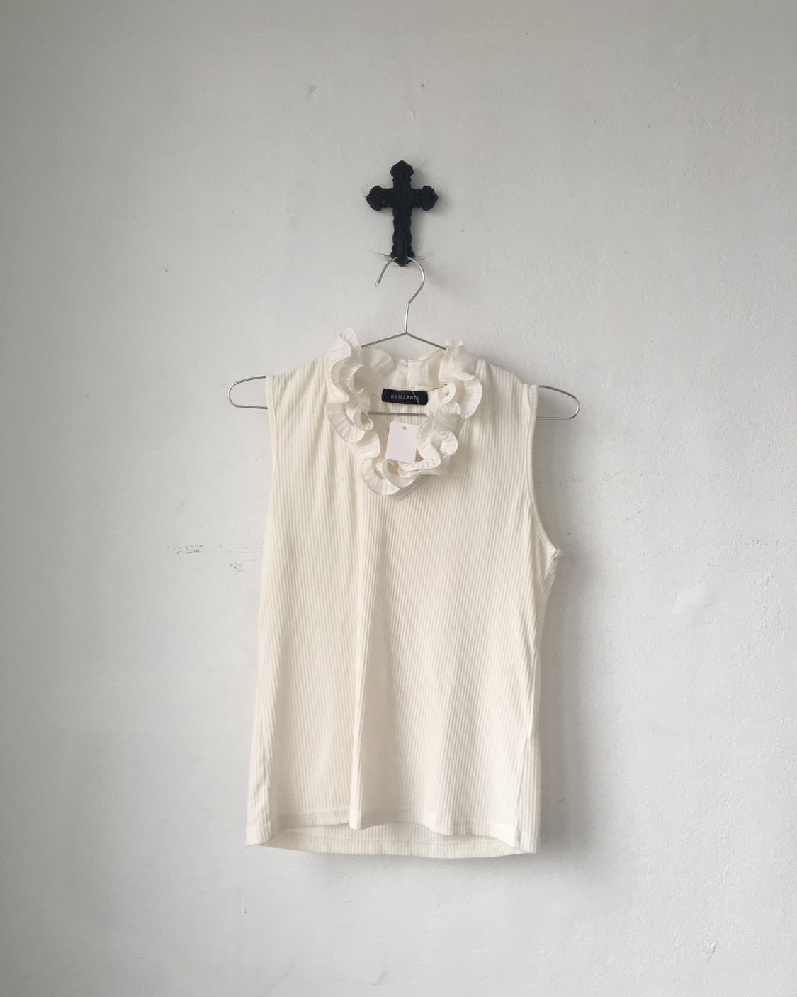 Ruffle point sleeveless 상품이미지2