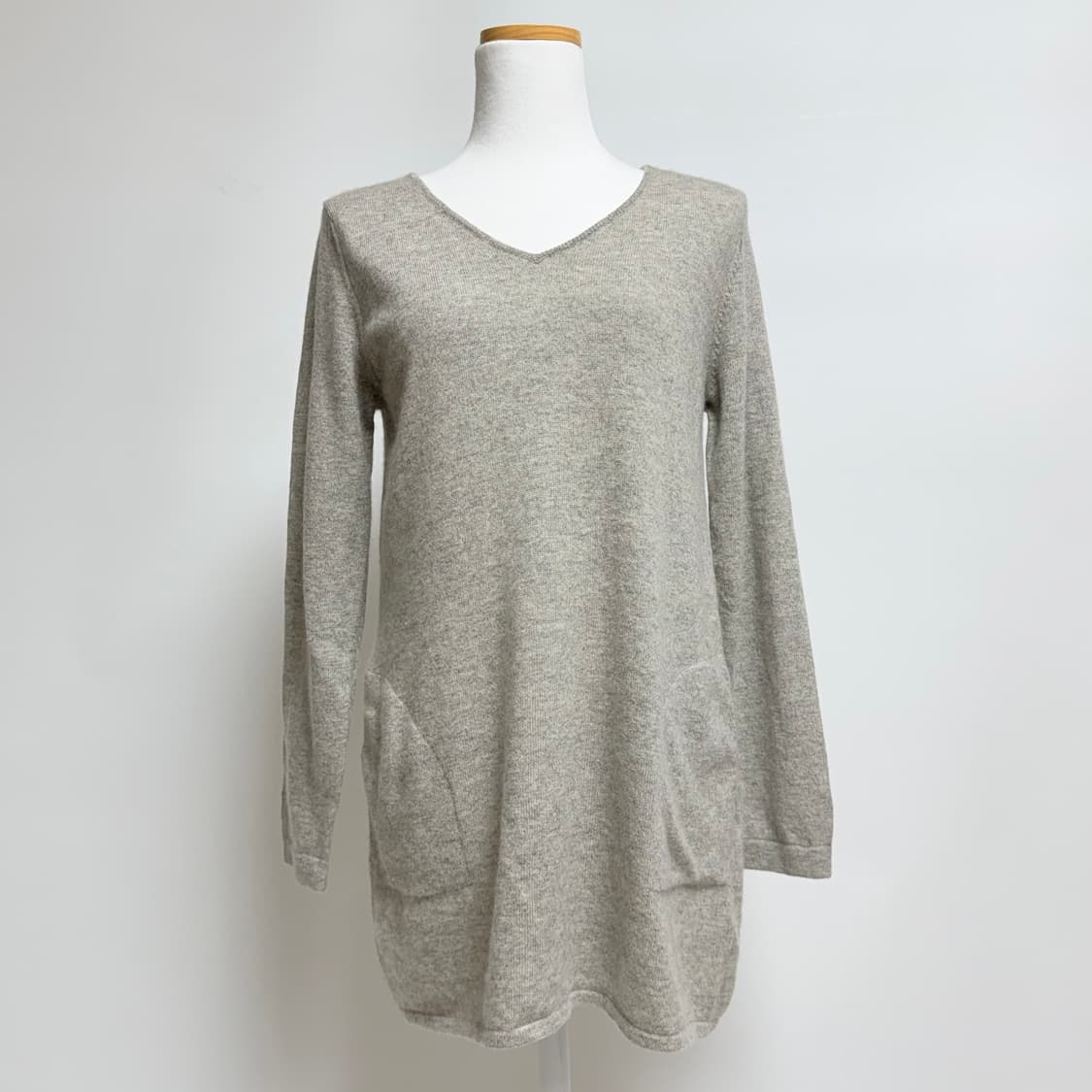 [캐시미어 100%] 그레이 브이넥 포켓 롱 니트 M 상품이미지1