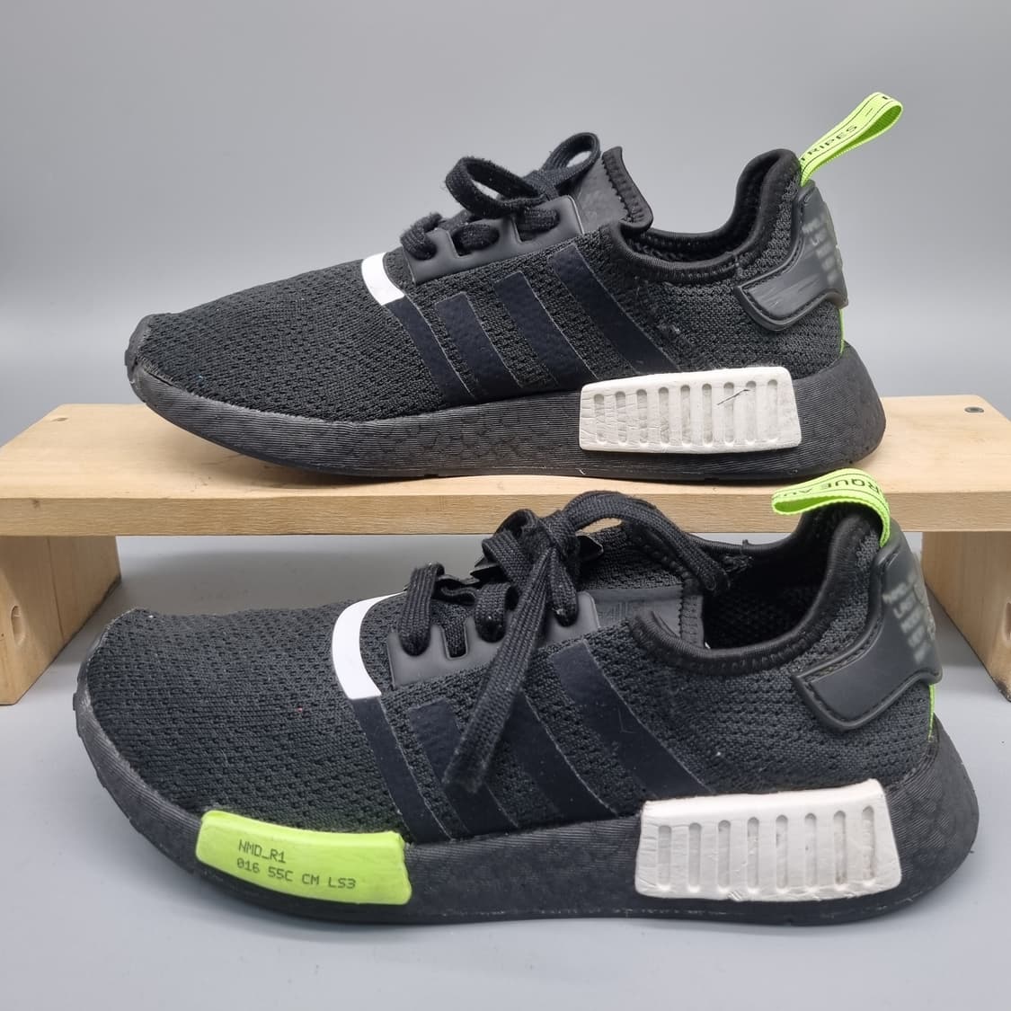 아디다스 NMD R1 블랙 스니커즈260 상품이미지1