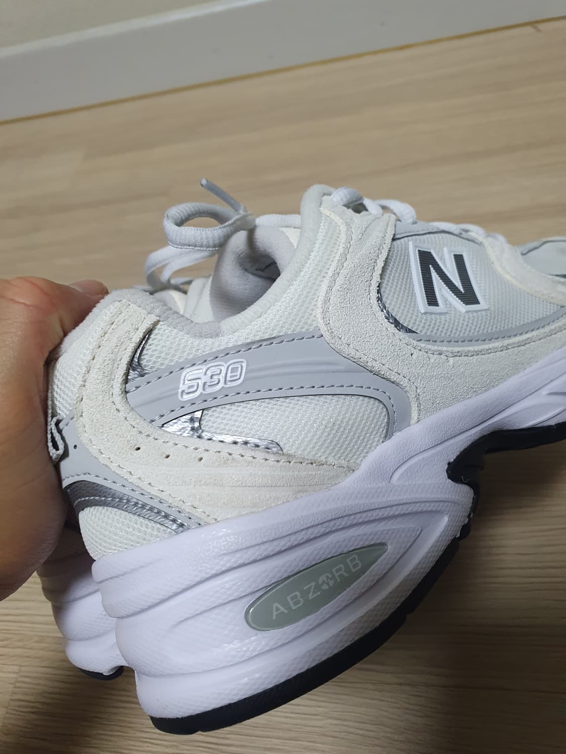 뉴발란스 530 화이트 실버 운동화 245 상품이미지6