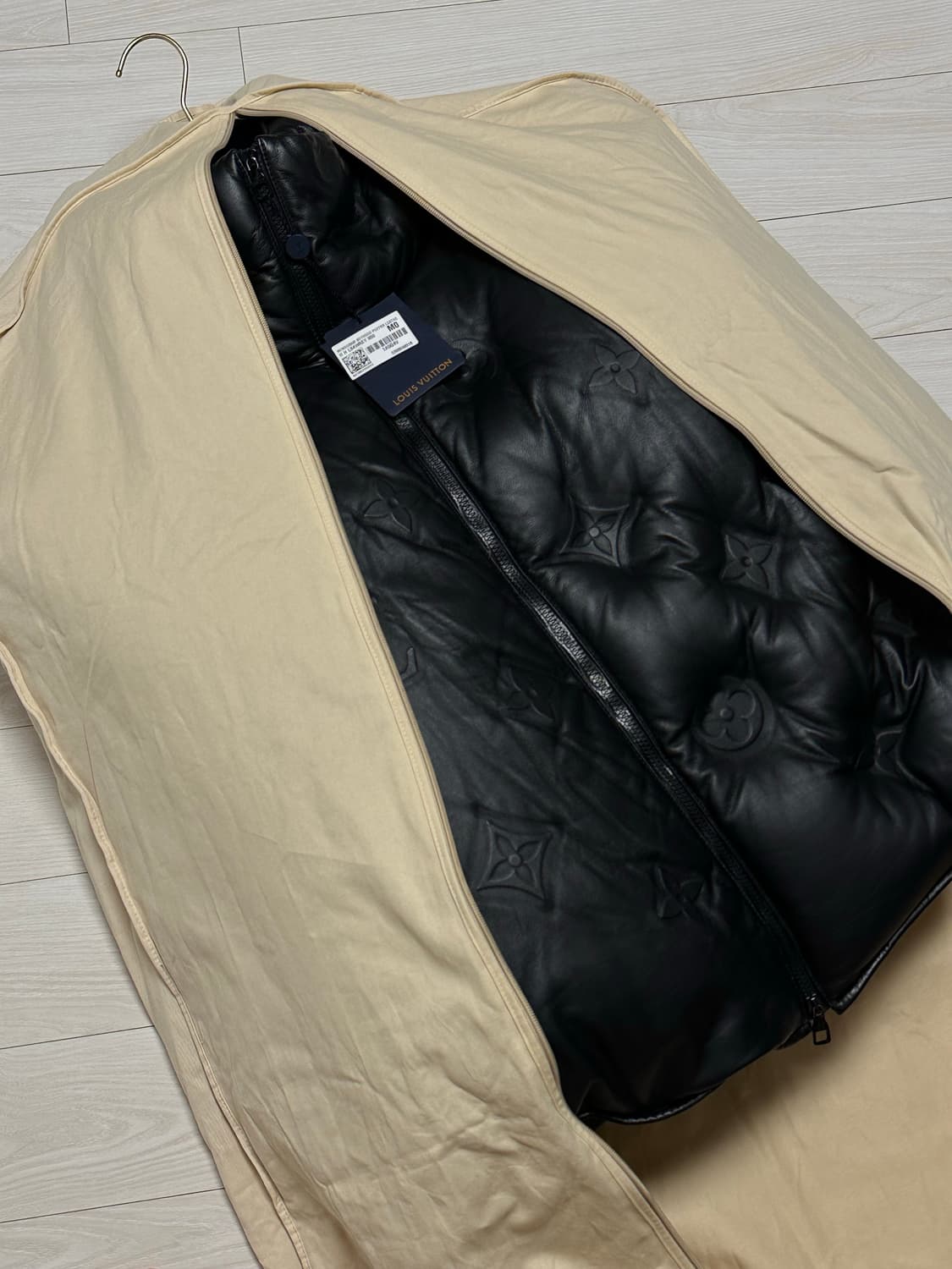 루이비통 보이후드 푸퍼 조끼패딩 M(105-110) 블랙 상품이미지7