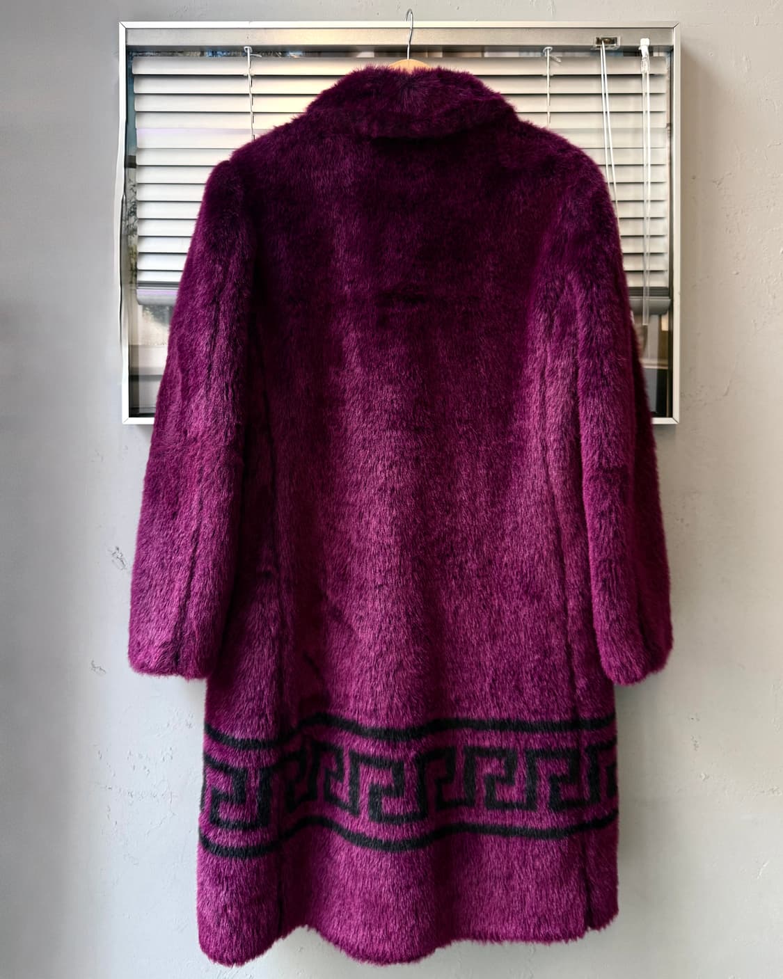 VERSACE  pink long fur jacket 상품이미지4