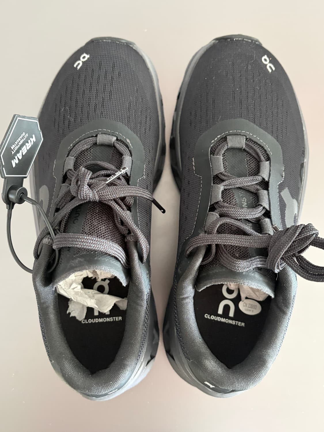 온러닝 크라우드 몬스터 마그넷 (w) 220 상품이미지1