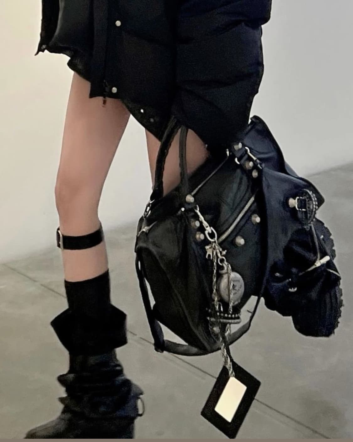 [A 정품] 발렌시아가 시티 모터백 파트타임 블랙 상품이미지9