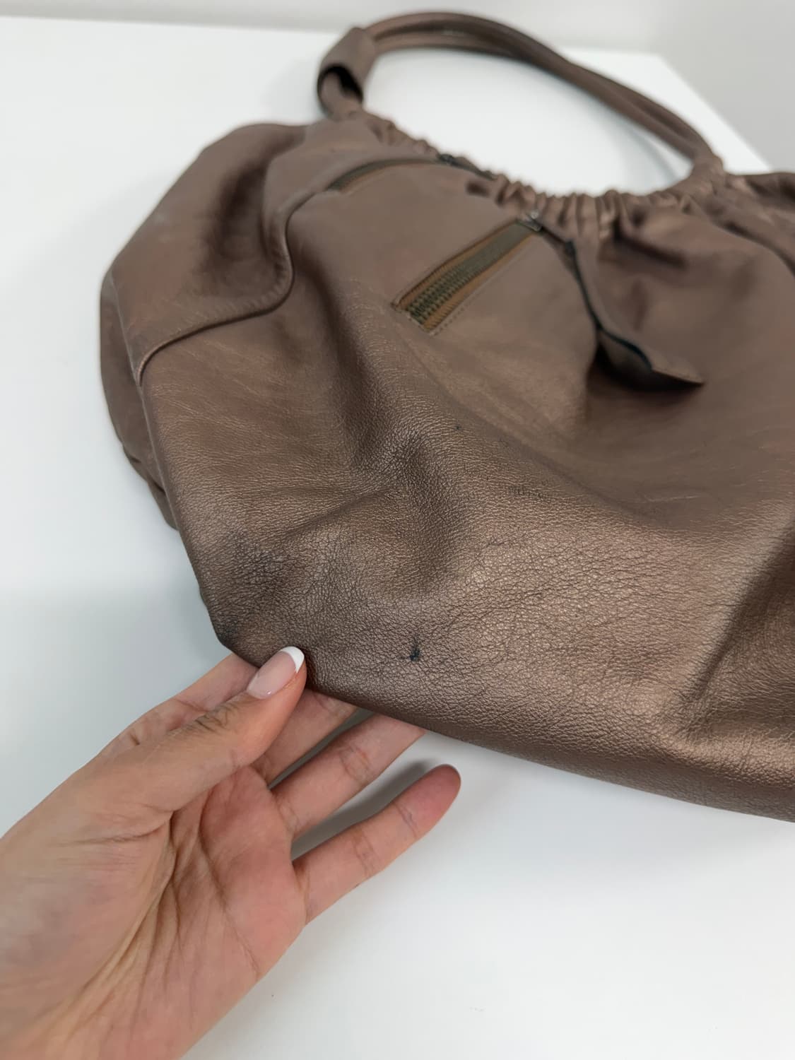 만다리나 덕 레더 셔링 호보백 상품이미지5