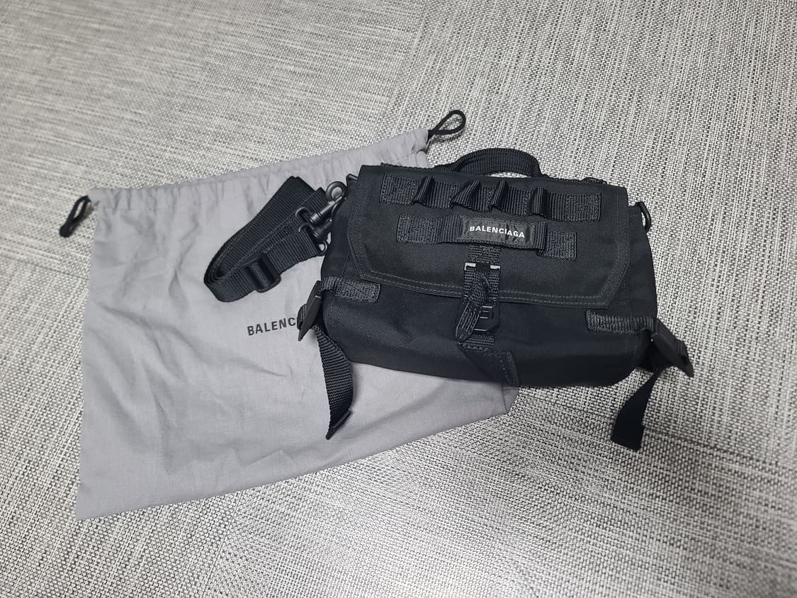 발렌시아가 아미 메신저백 크로스백 army 바디백 상품이미지1