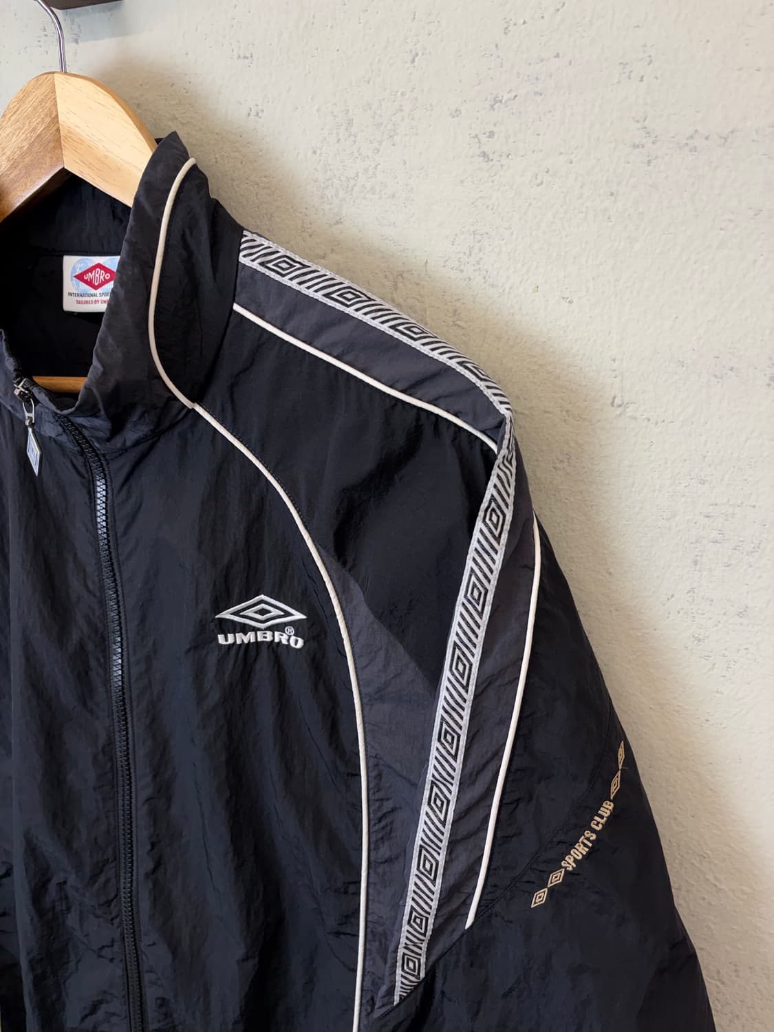 엄브로 신형 바람막이 블랙 상품이미지5