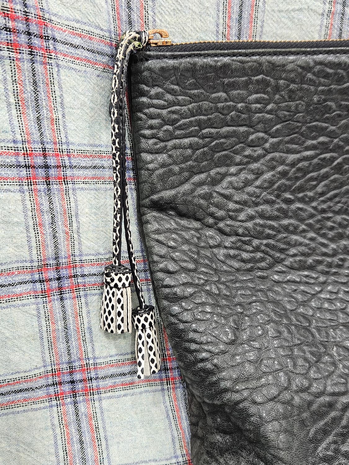 쿠론(COURONNE) 블랙 가죽 클러치백  상품이미지5