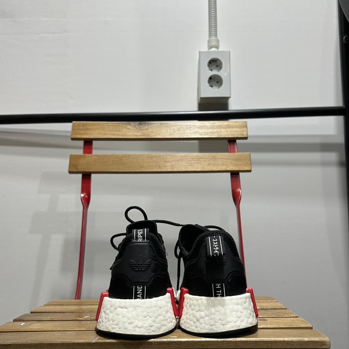 270) 아디다스 운동화 남성 남자 신발 NMD R1 블랙 상품이미지4
