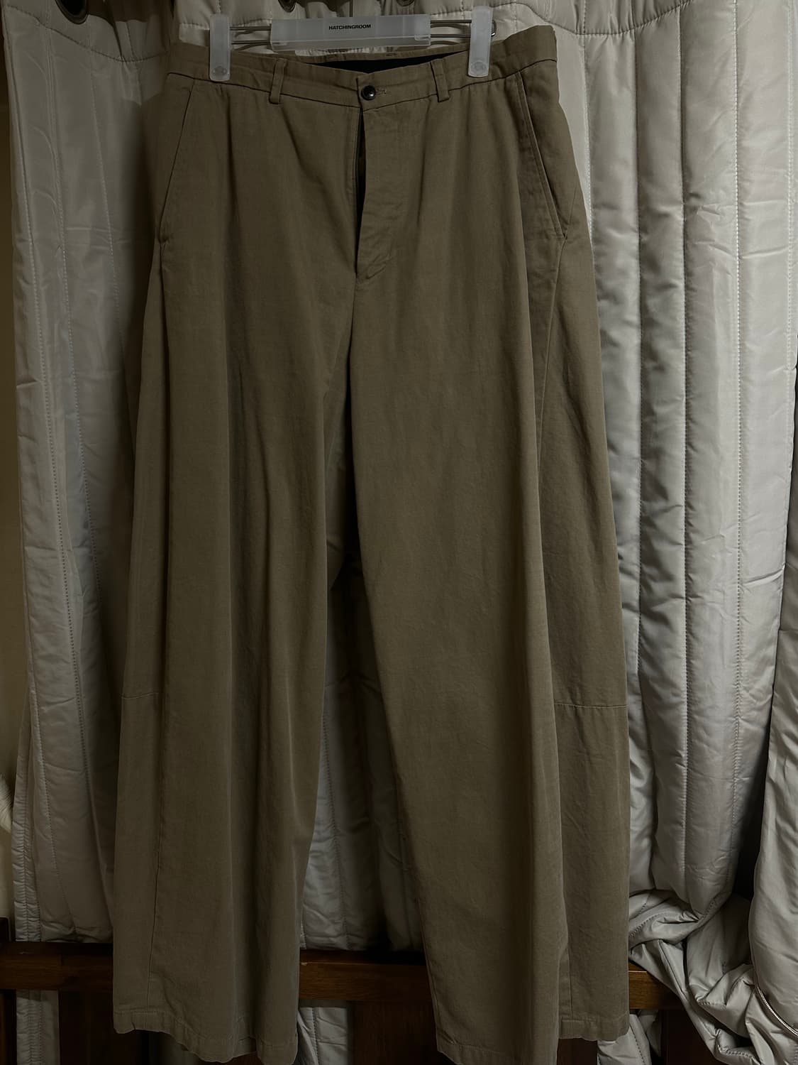 [5] 해칭룸 와이드 커브 트라우저 베이지 치노 상품이미지1