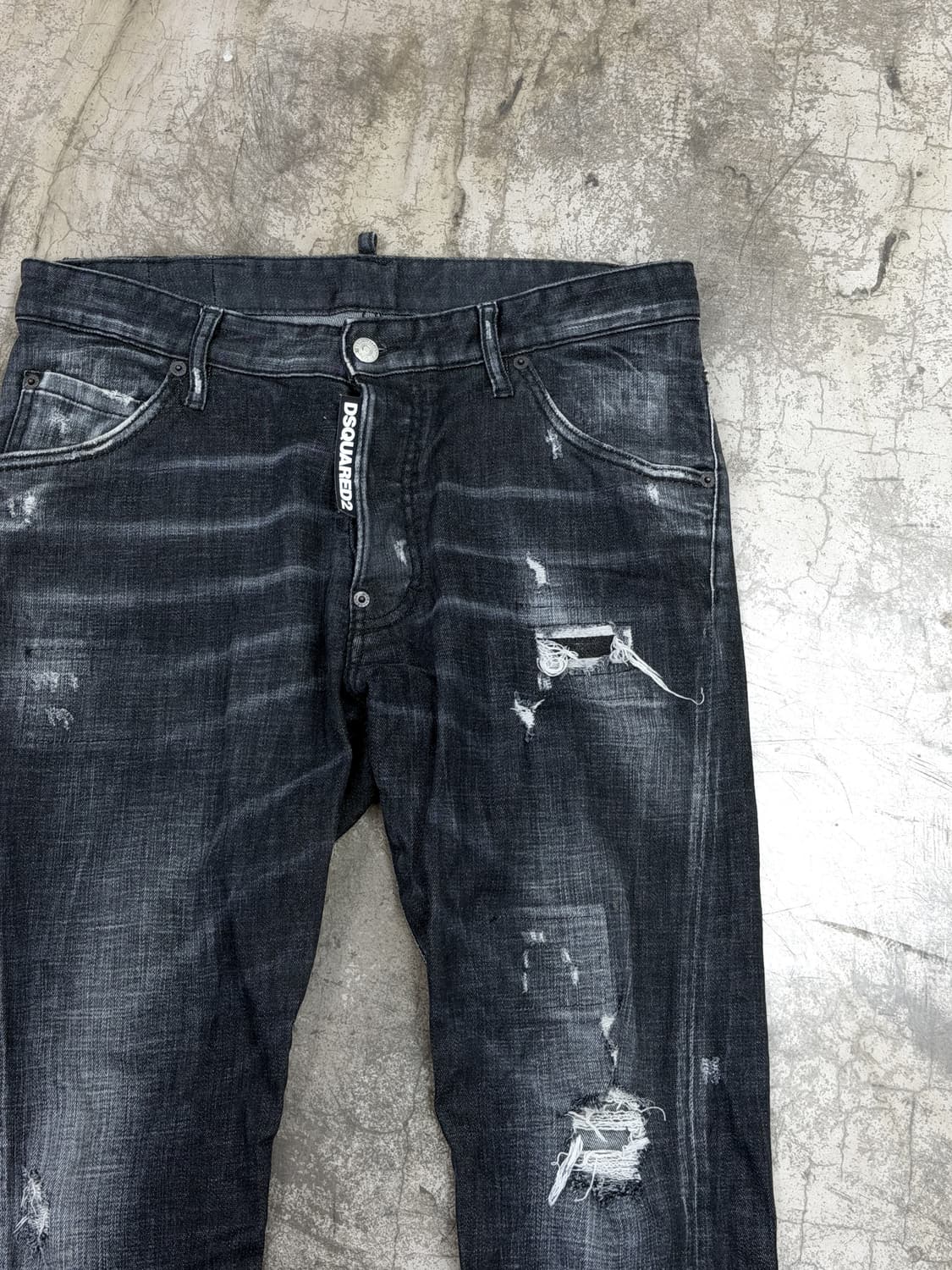 디스퀘어드2 클래식 케니 진 블랙 디스트로이드 데님 팬츠 상품이미지2