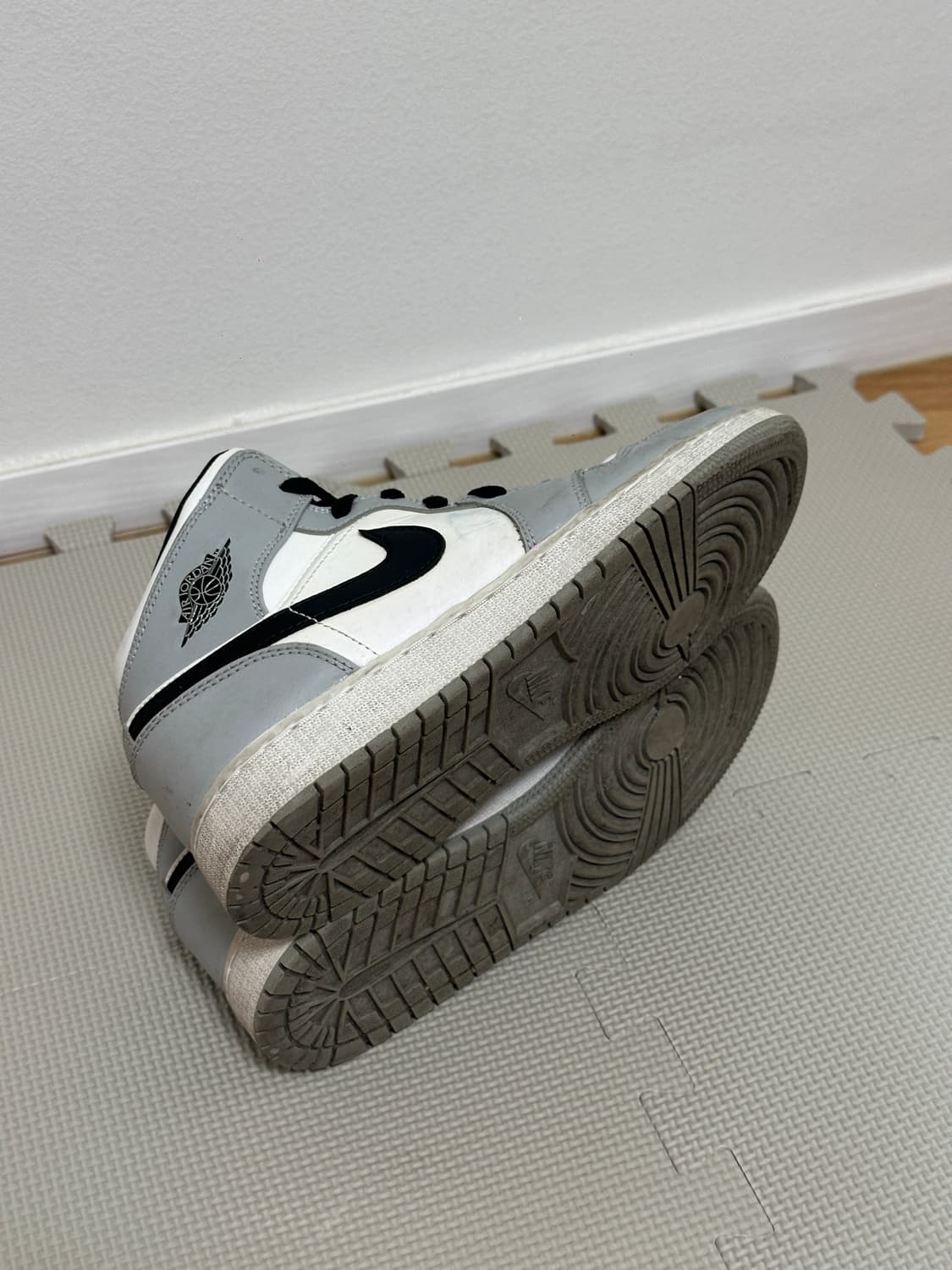 (240mm) 조던 1 미드 라이트스코모크그레이 상품이미지6