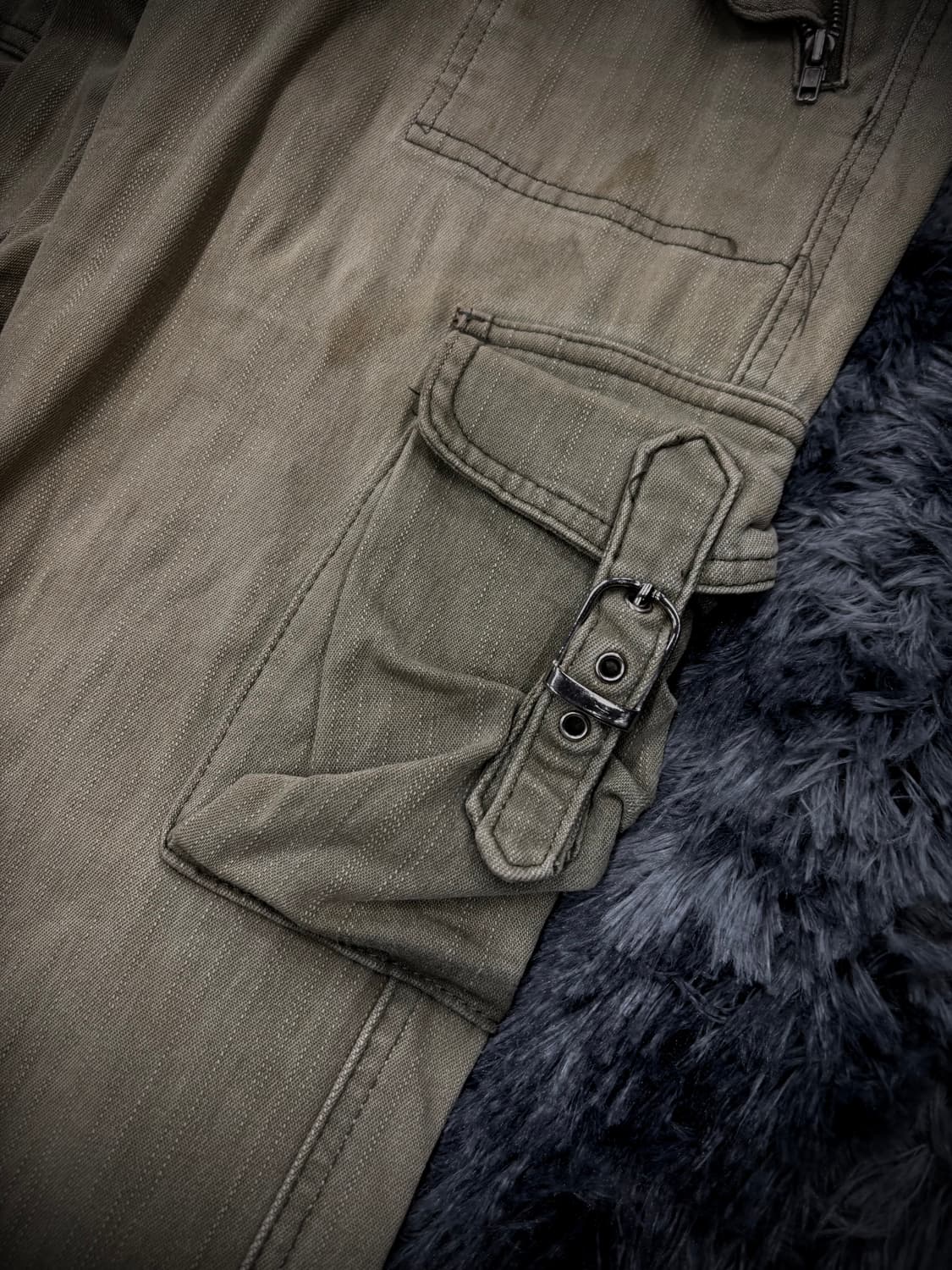 카키 멀티포켓 스트랩 디테일 부츠컷 카고팬츠 상품이미지4