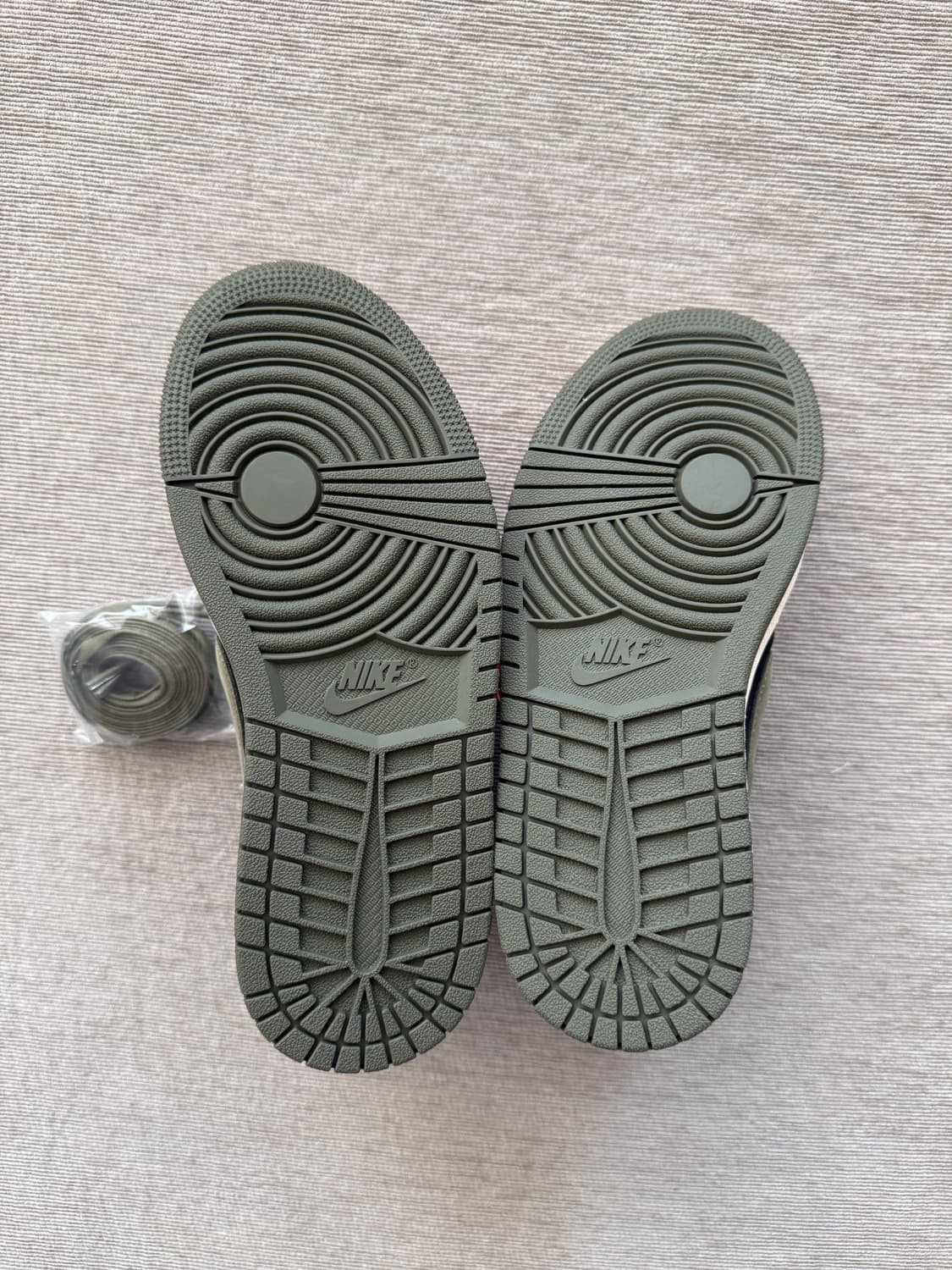 W230 조던 1 x 트래비스 스캇 레트로 로우 OG SP 미디움 올리브 상품이미지4