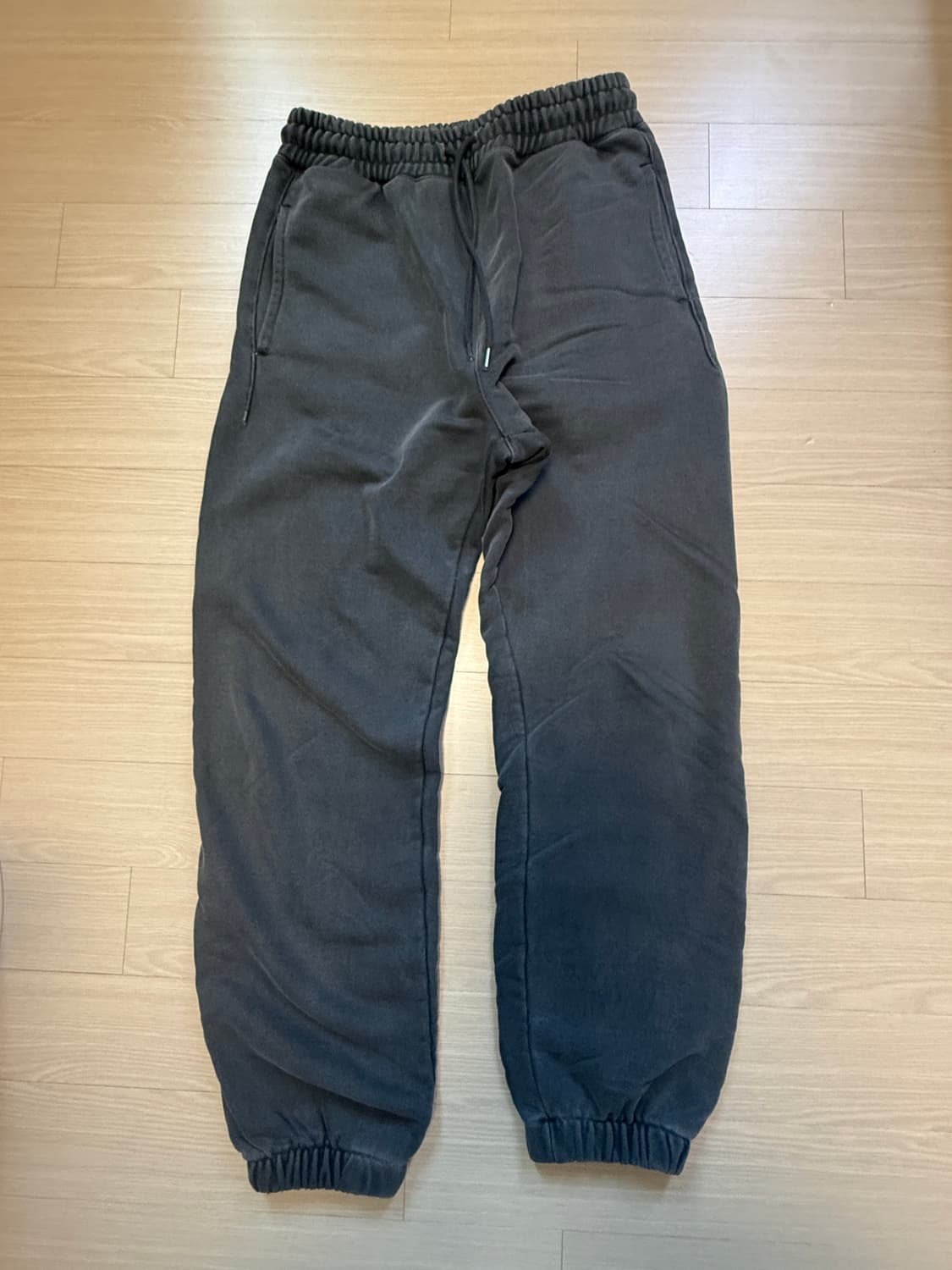 [새상품] 소버먼트 피그먼트 조거 차콜 L 상품이미지2