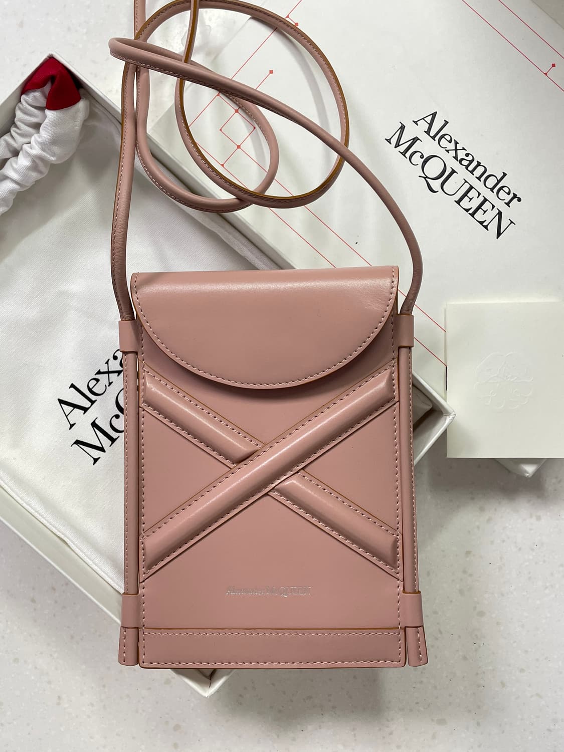 새상품 알렉산더 맥퀸 커브 마이크로백 크로스백 폰백 상품이미지5