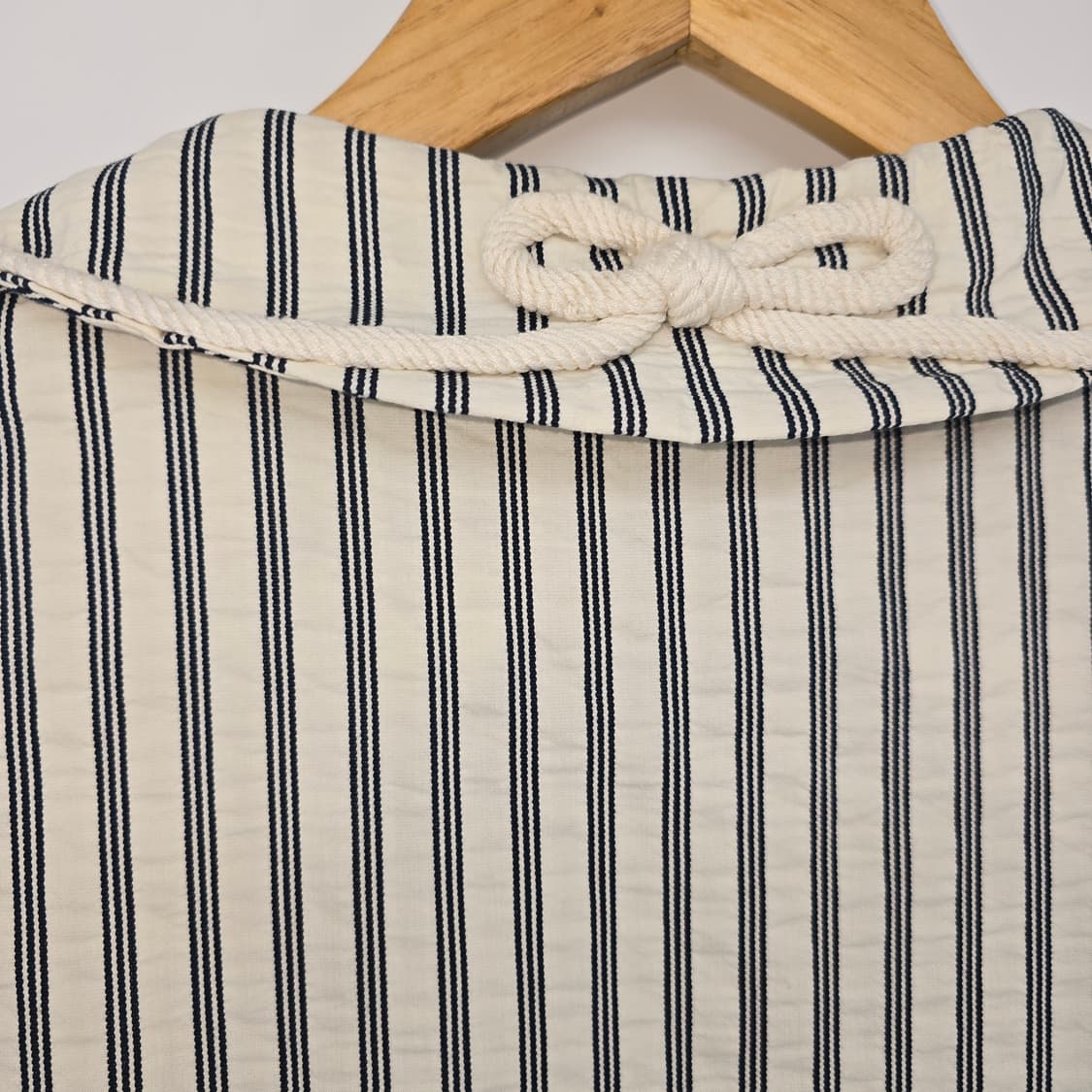 모스키노 스트라이프 크롭 자켓 페플럼 디테일 상품이미지7