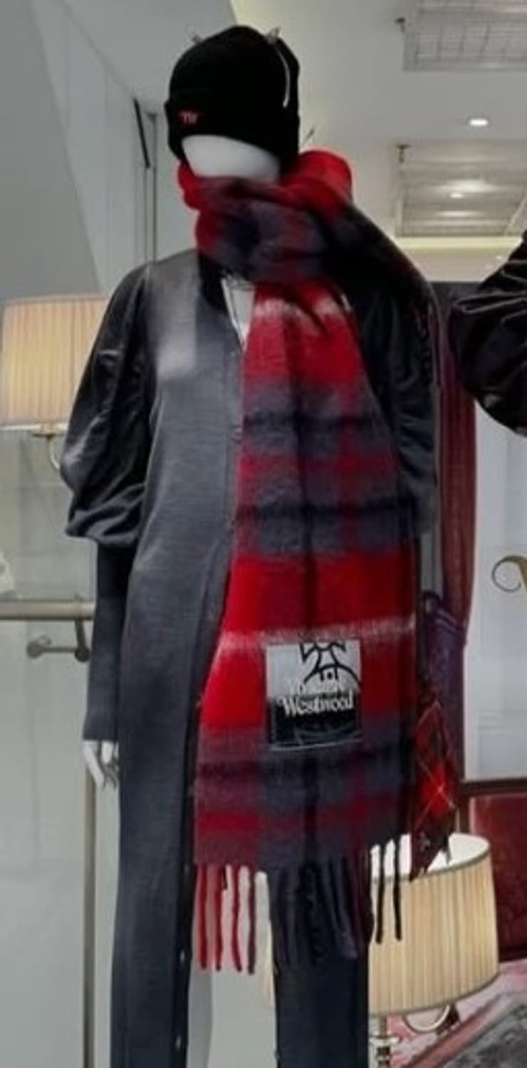 비비안웨스트우드 로고패치 알파카 블렌드 머플러 레드 (새상품)



 상품이미지3