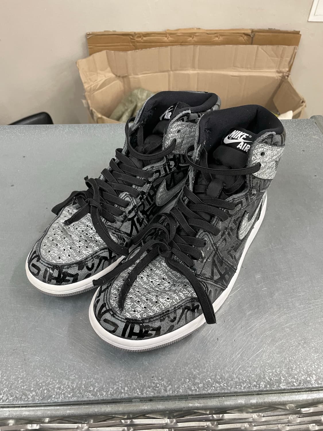 나이키 에어 조던 1 레트로 하이 OG 리벨리어네어 260 상품이미지2