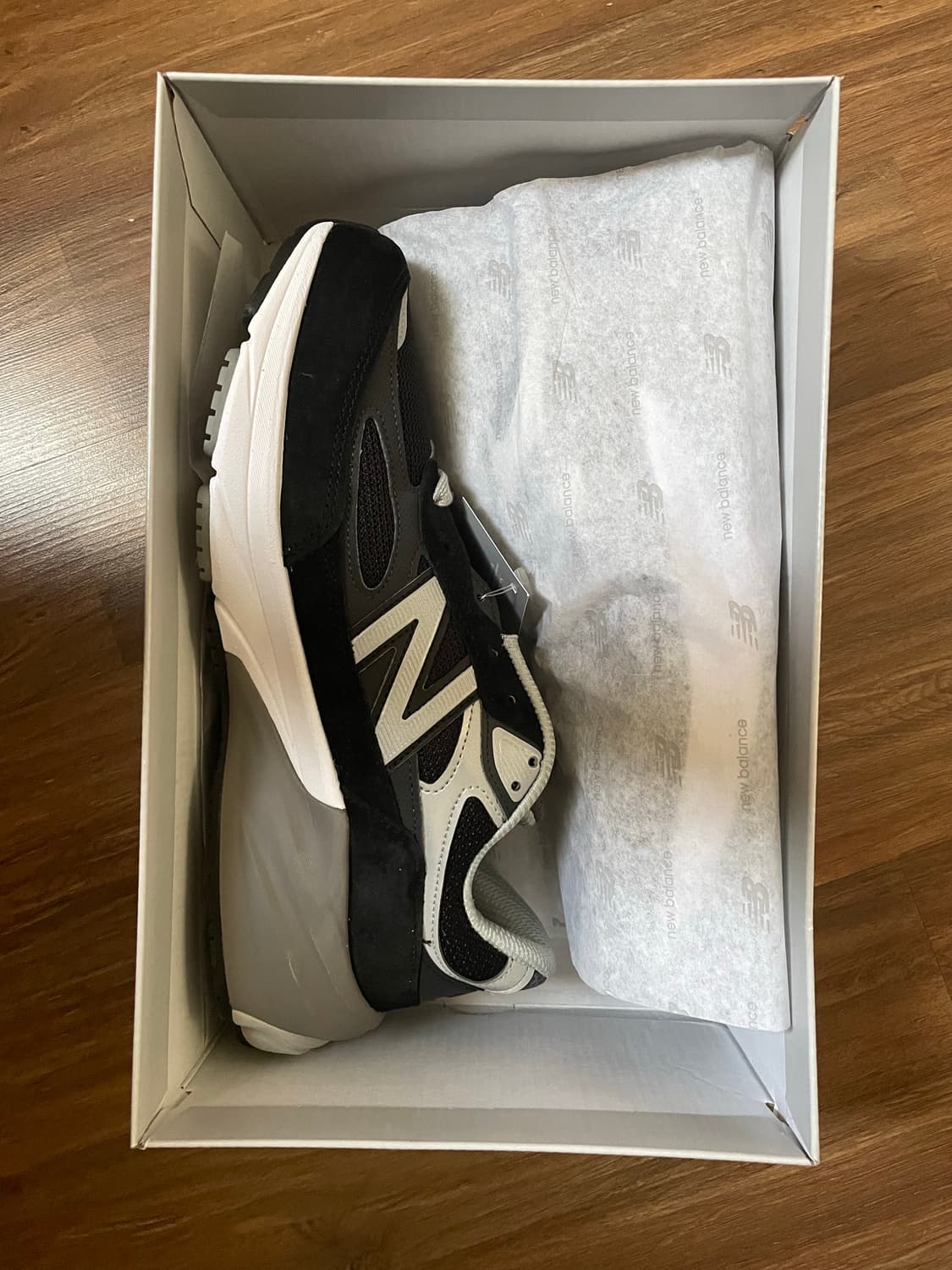 뉴발란스 990V6 블랙 상품이미지1