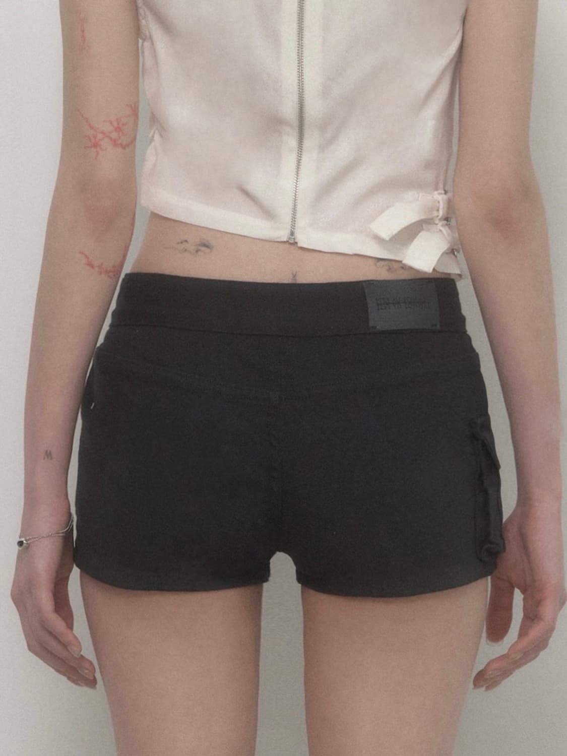 에트오소메 Leather Patch Cargo Short Pants 상품이미지2