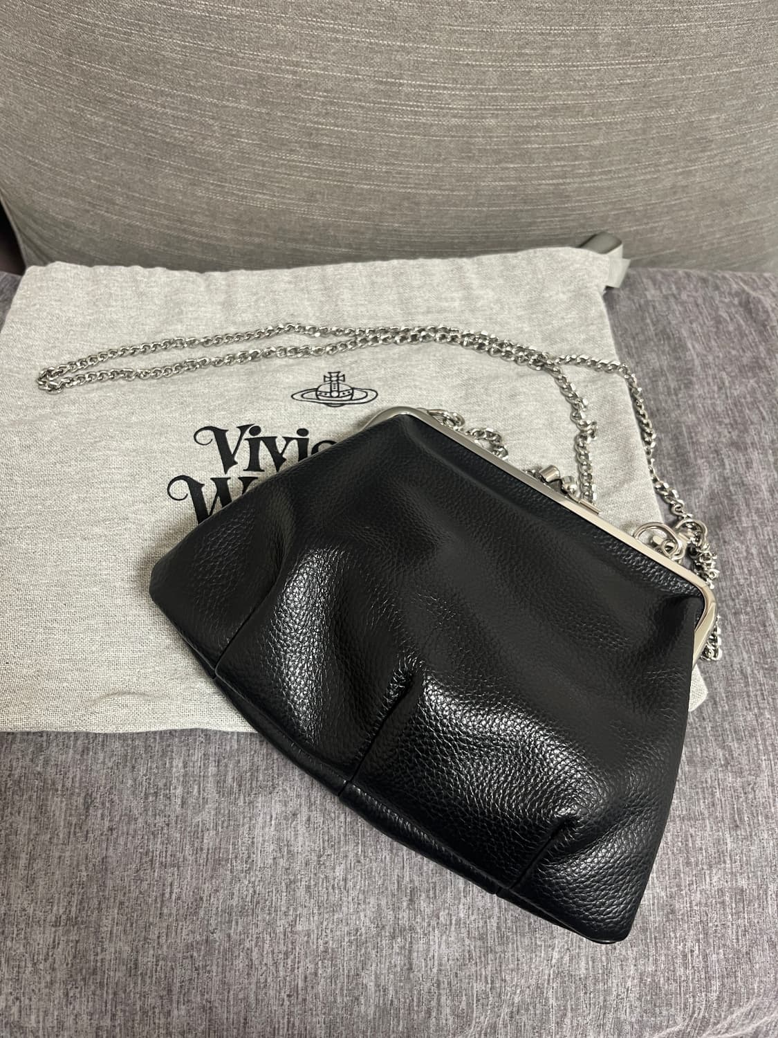 비비안 웨스트우드 비건 레더 그레니 프레임 퍼스 블랙 상품이미지2