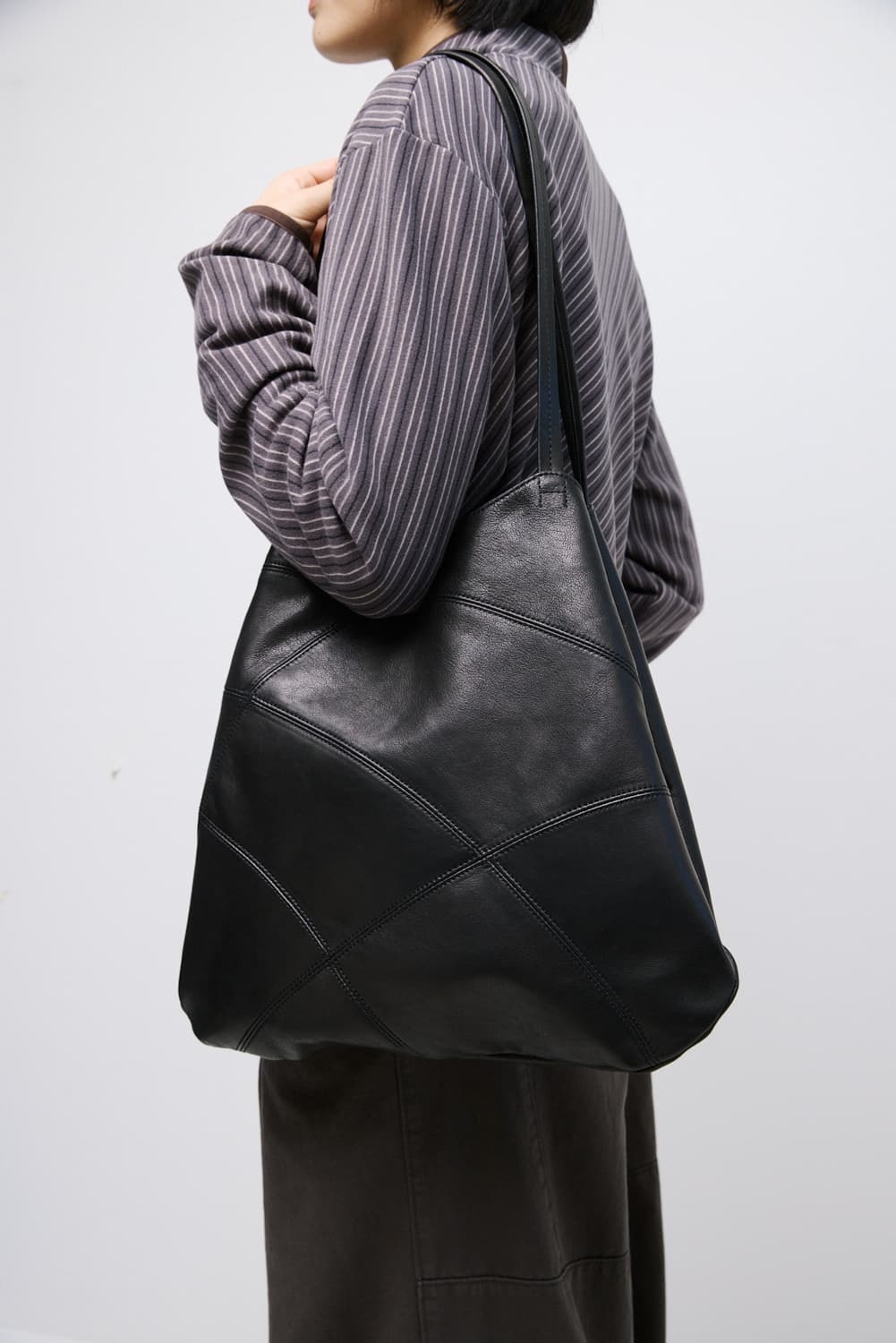 해칭룸 Web Tote Lamb Skin Black 상품이미지7