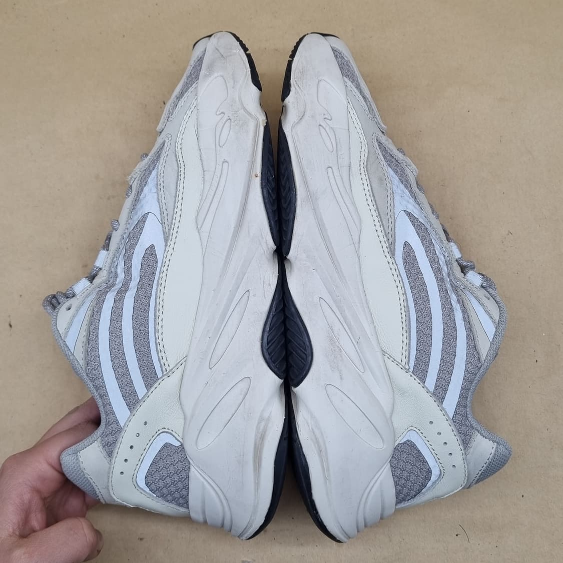 아디다스 이지부스트700 남성운동화260  상품이미지5