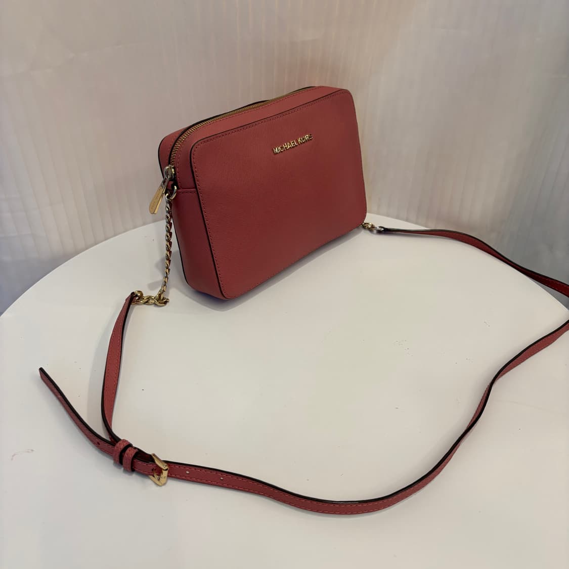 정품 마이클코어스 사피아노 크로스백     상품이미지3